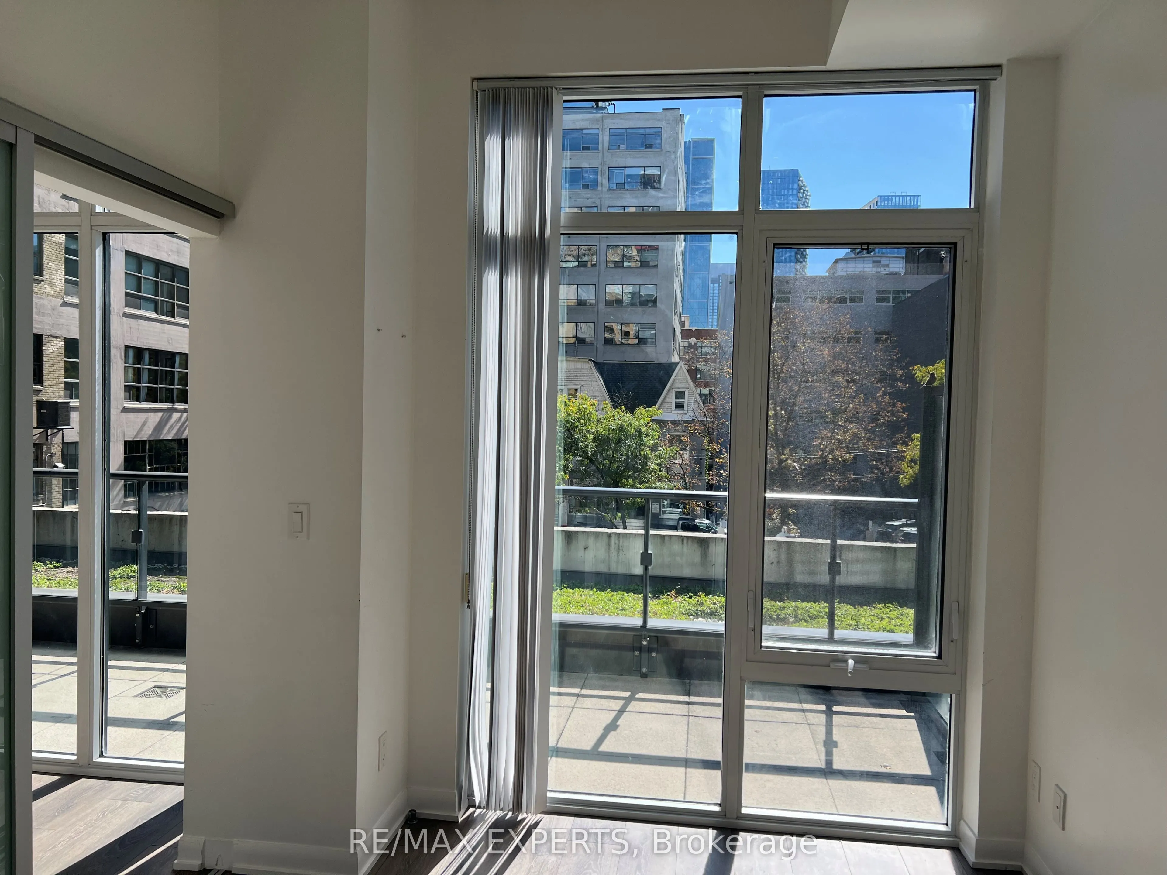 435 Richmond Street W, #204