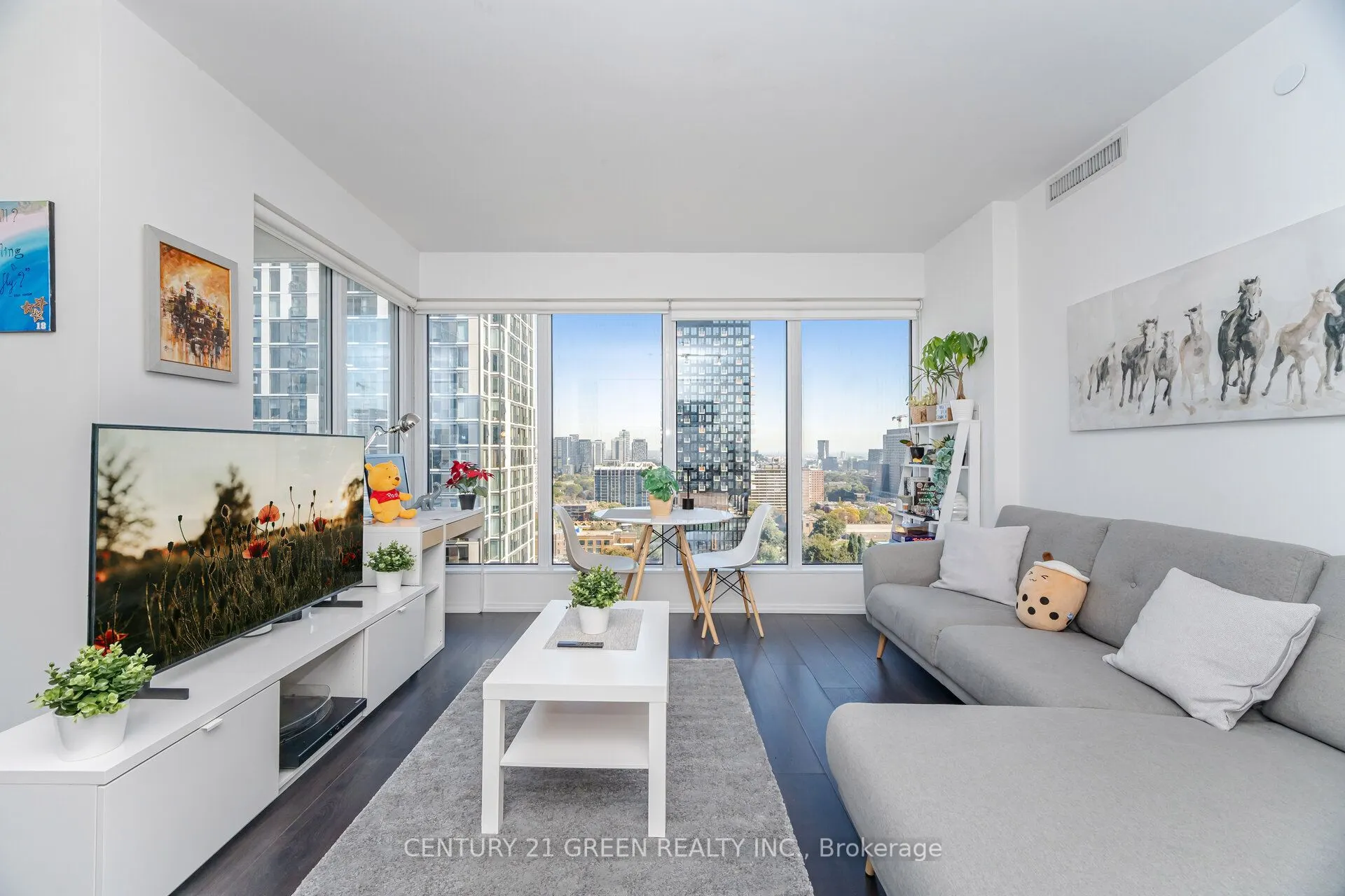 68 Shuter Street, #2310