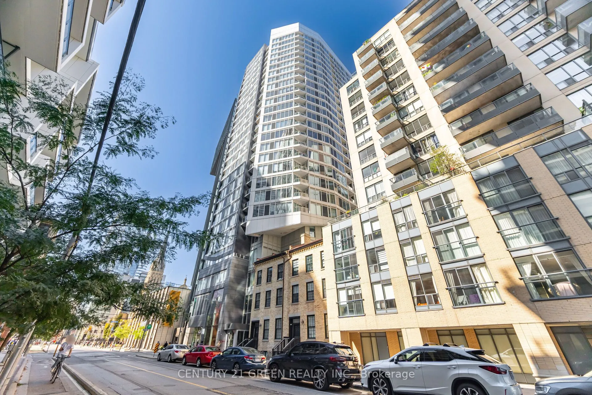68 Shuter Street, #2310
