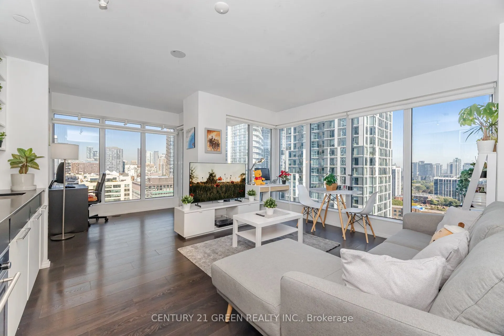 68 Shuter Street, #2310