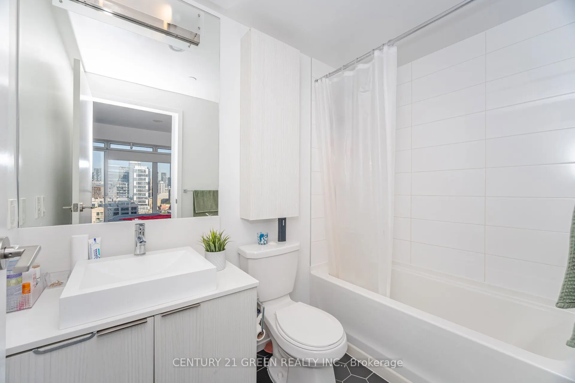 68 Shuter Street, #2310