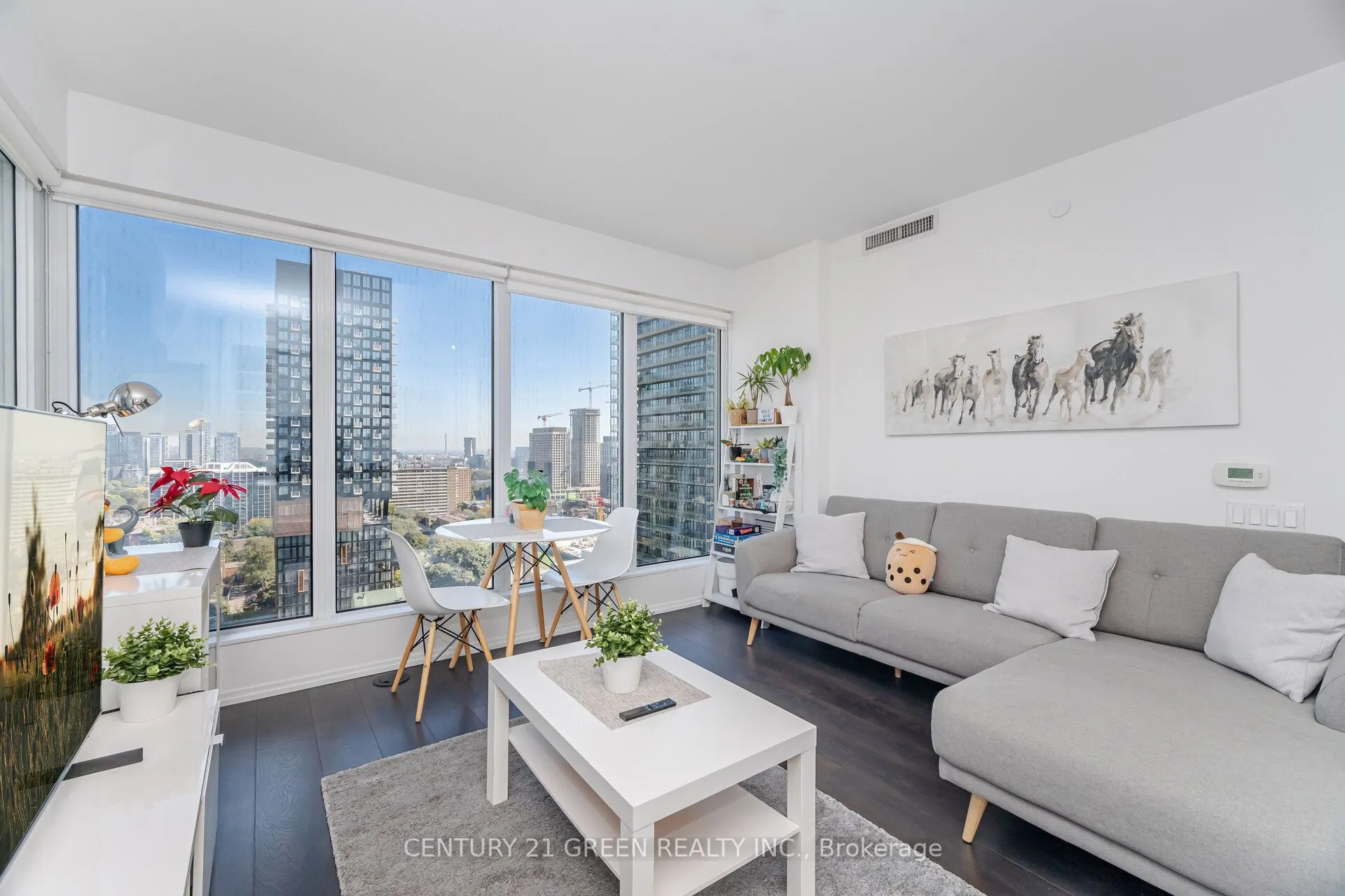 68 Shuter Street, #2310
