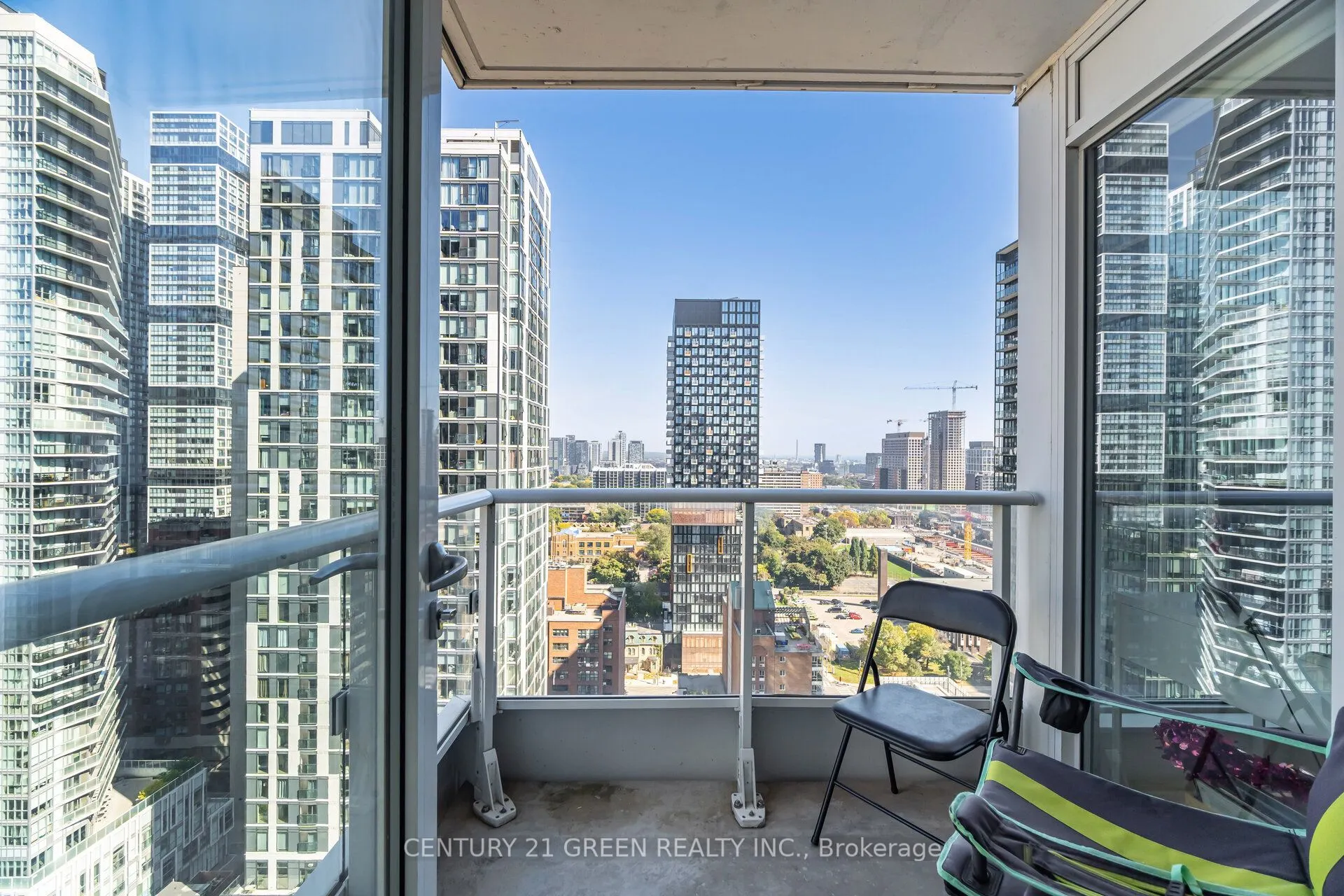 68 Shuter Street, #2310