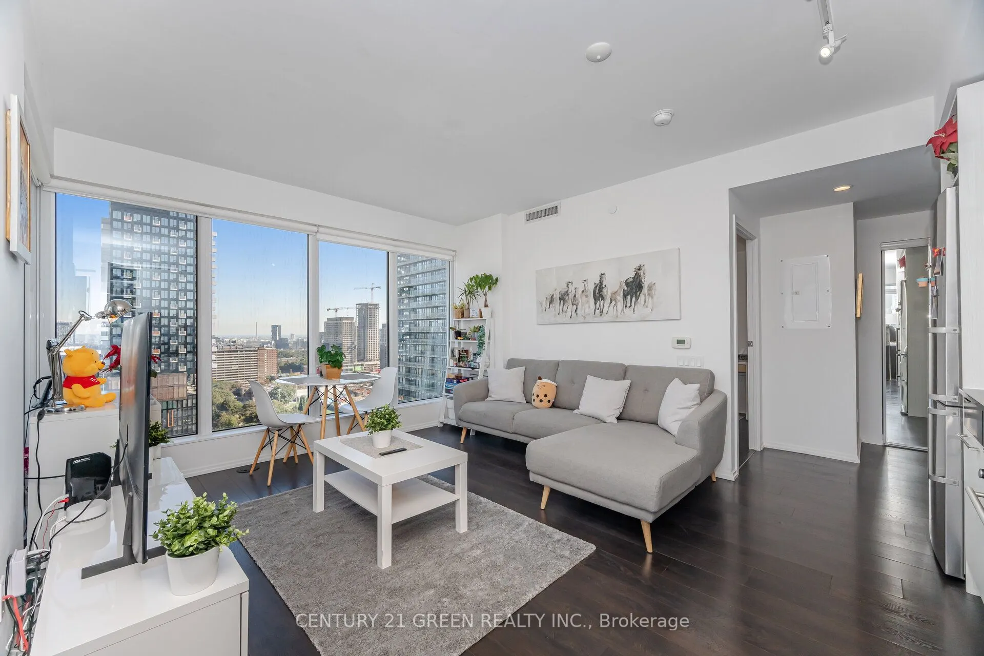 68 Shuter Street, #2310