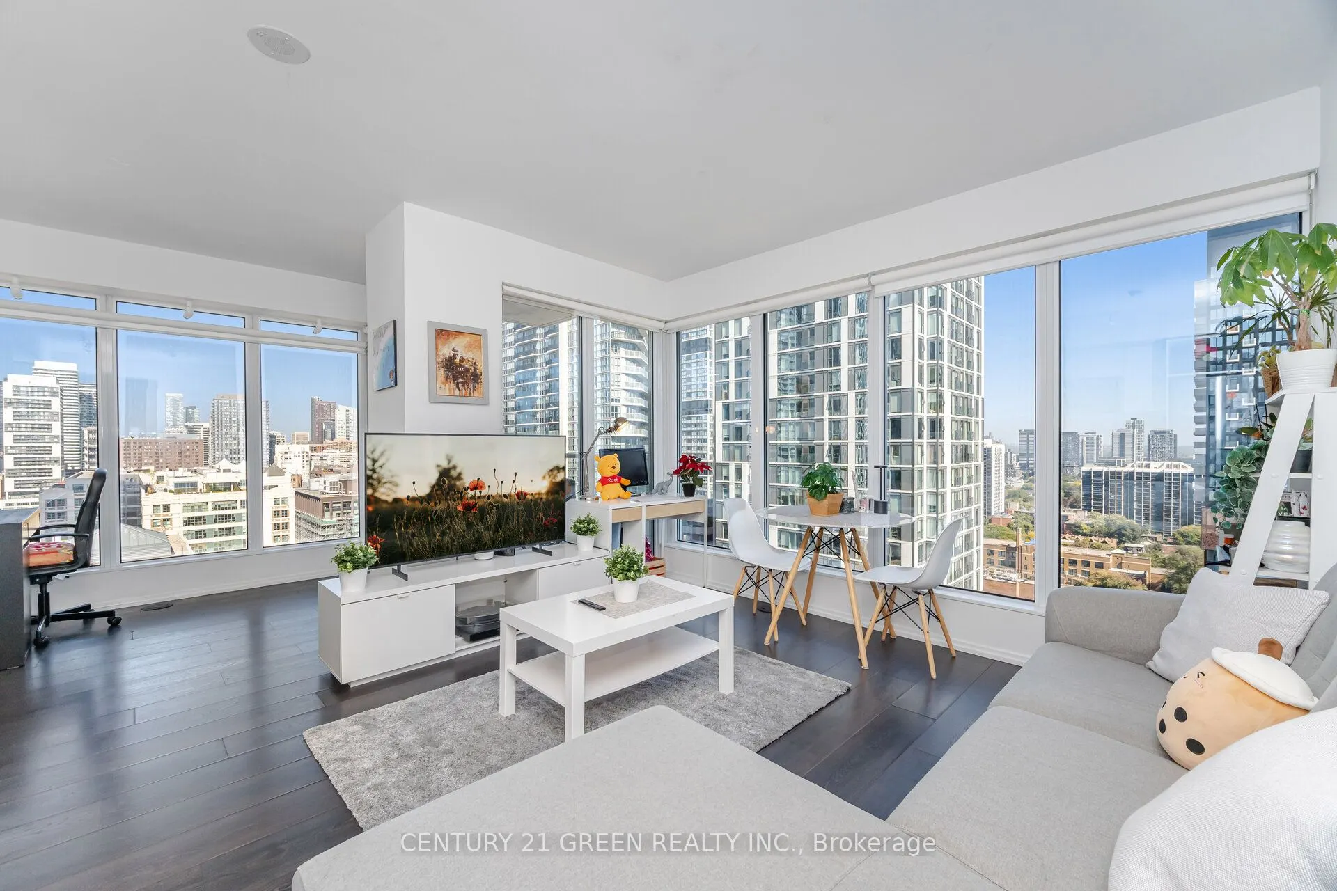 68 Shuter Street, #2310