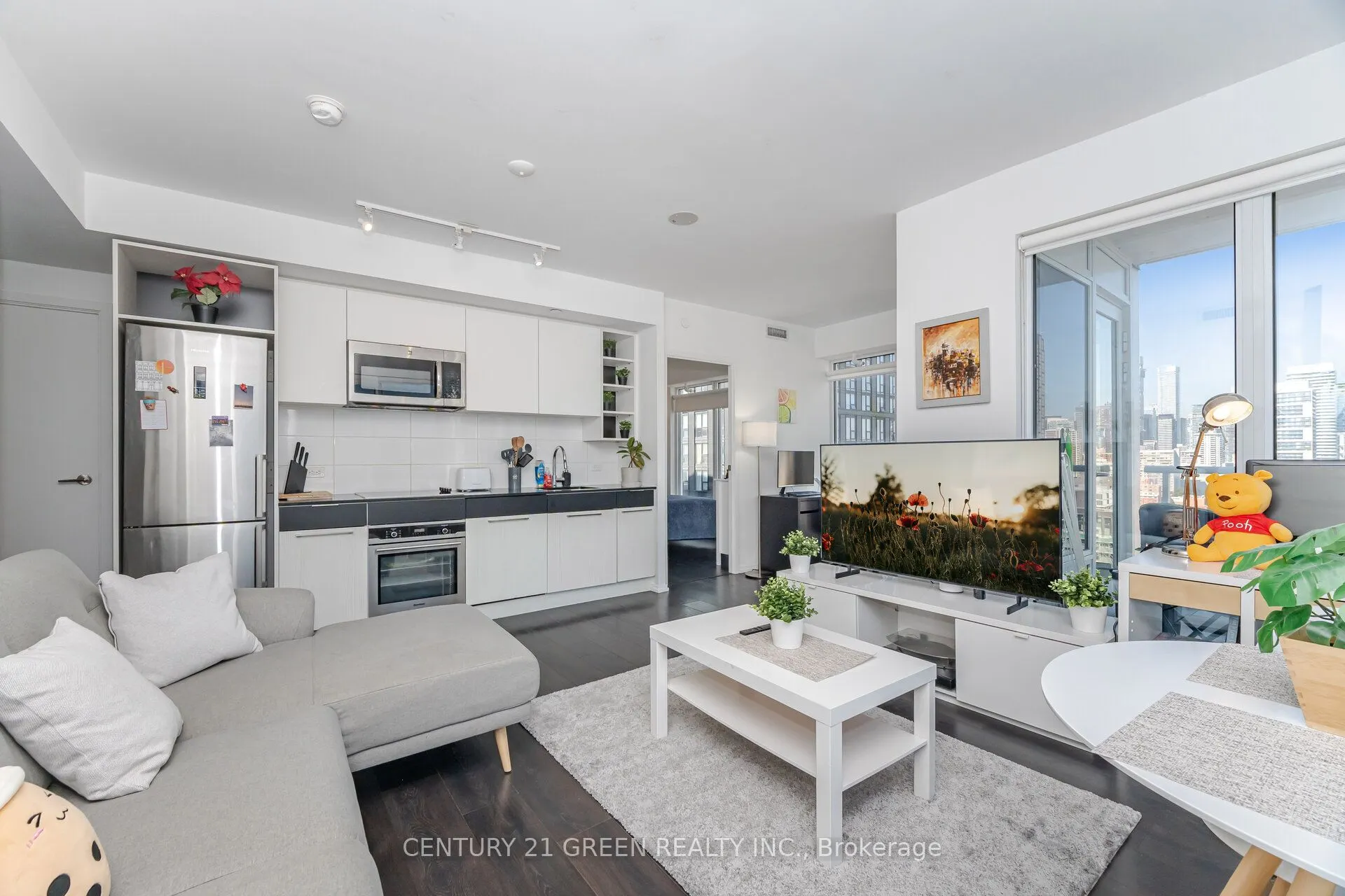 68 Shuter Street, #2310