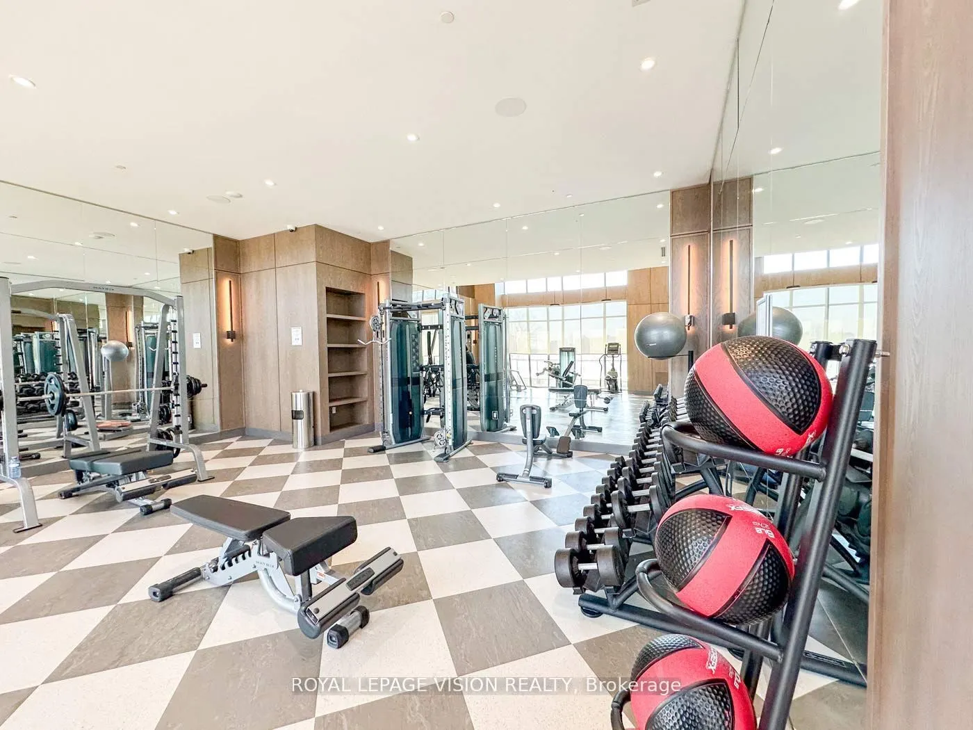 30 Inn on the park Drive, #2404