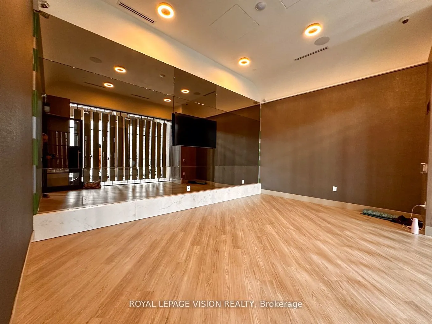 30 Inn on the park Drive, #2404