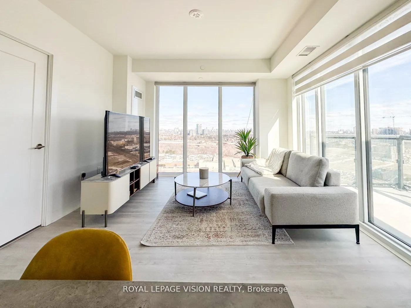 30 Inn on the park Drive, #2404