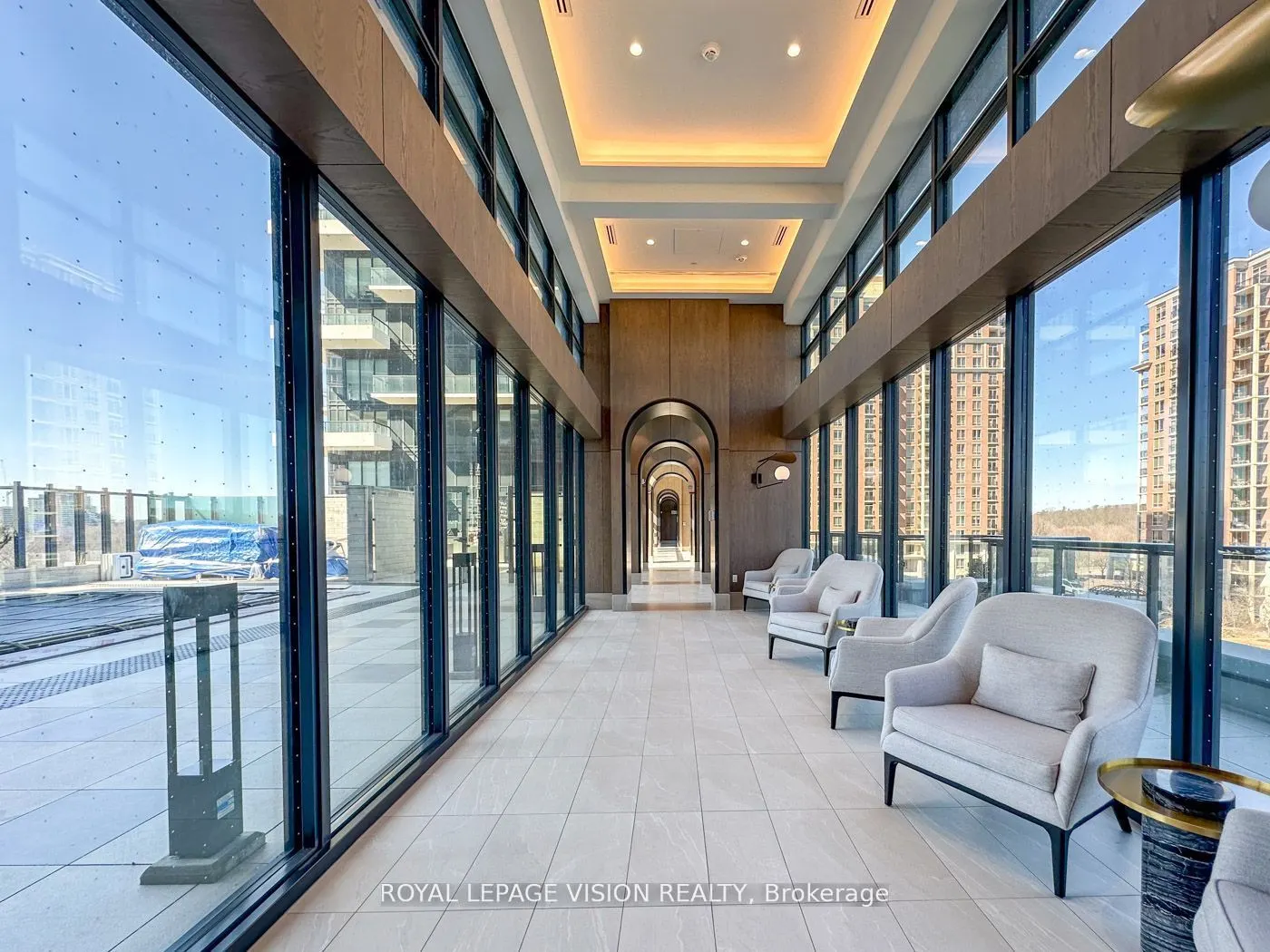 30 Inn on the park Drive, #2404