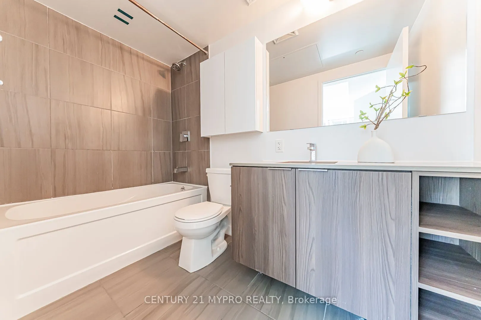 31 Tippett Road, #559