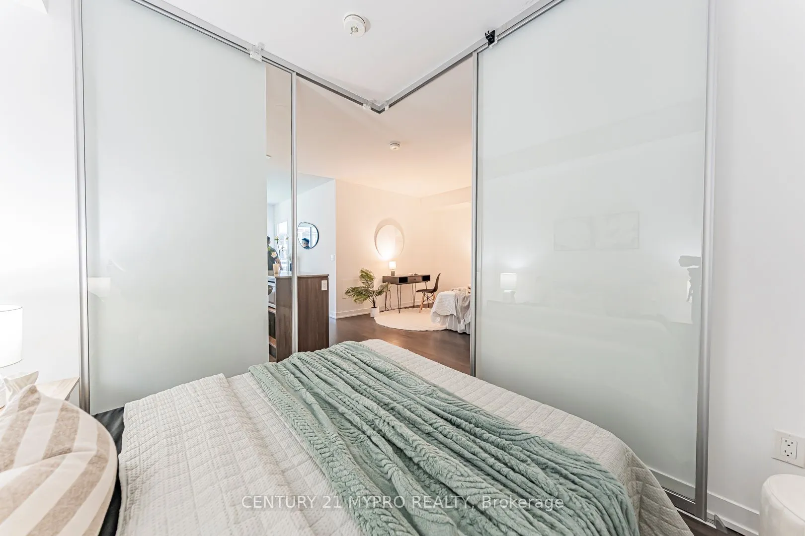 31 Tippett Road, #559