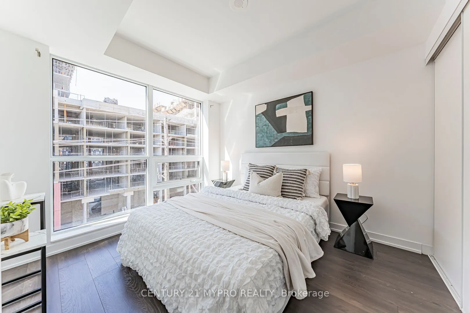 31 Tippett Road, #559