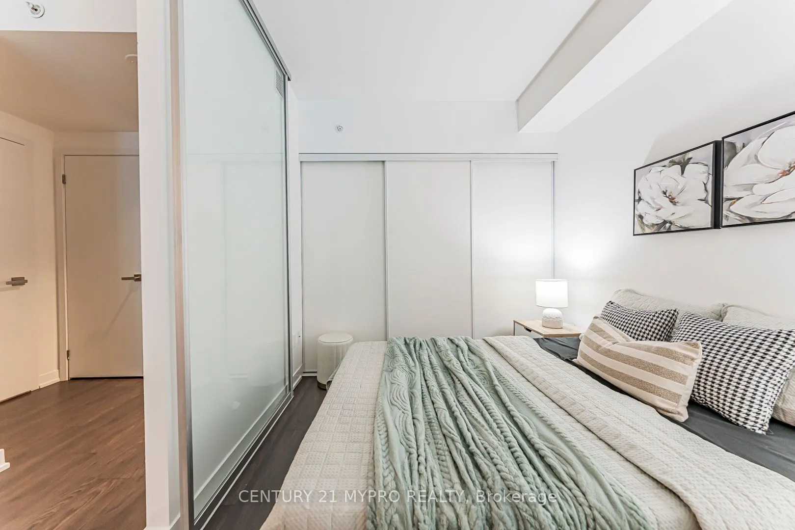 31 Tippett Road, #559