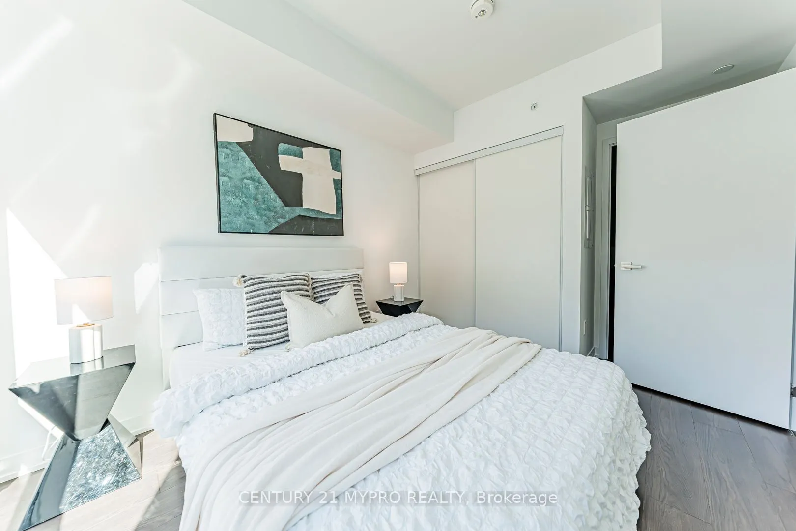 31 Tippett Road, #559