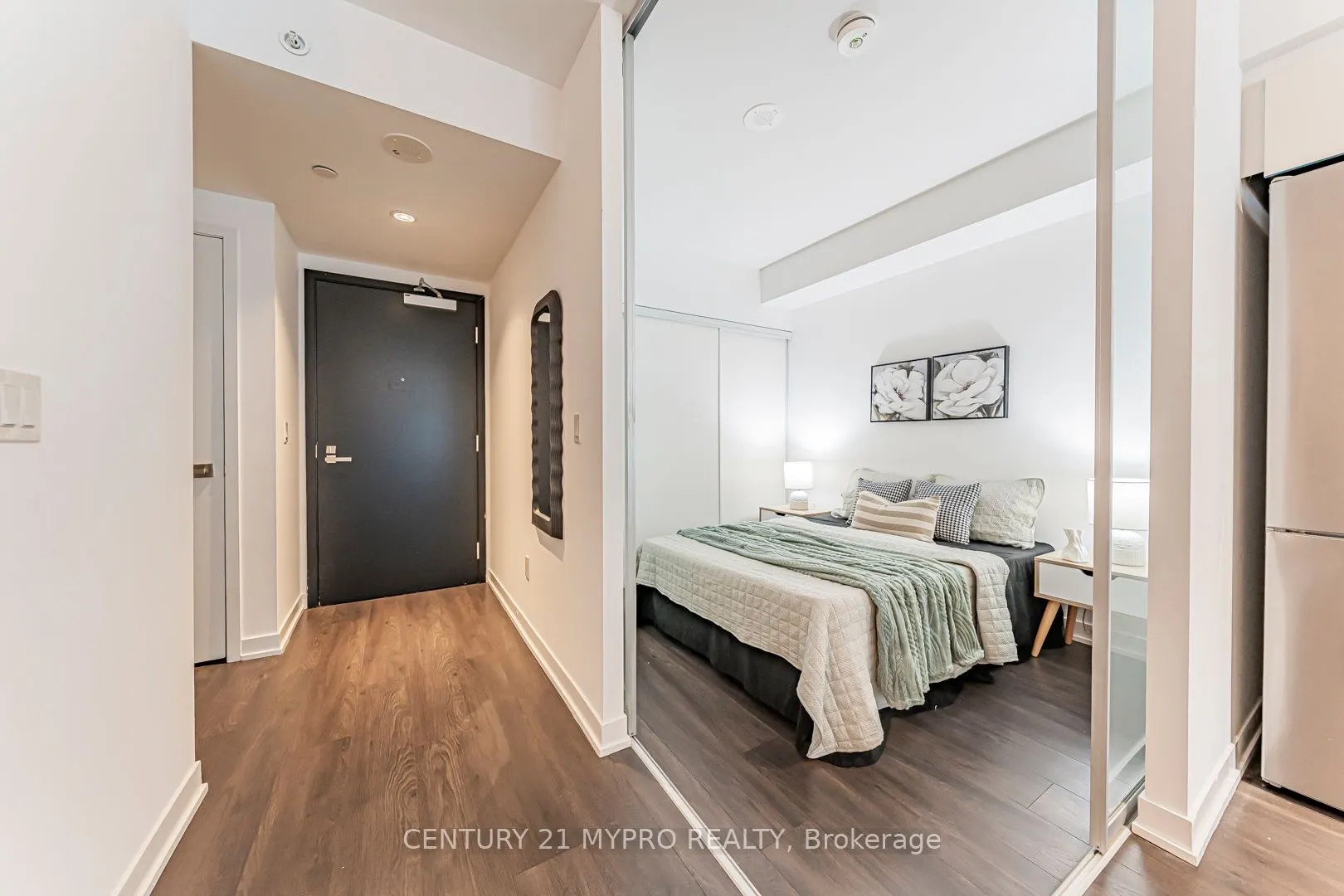 31 Tippett Road, #559
