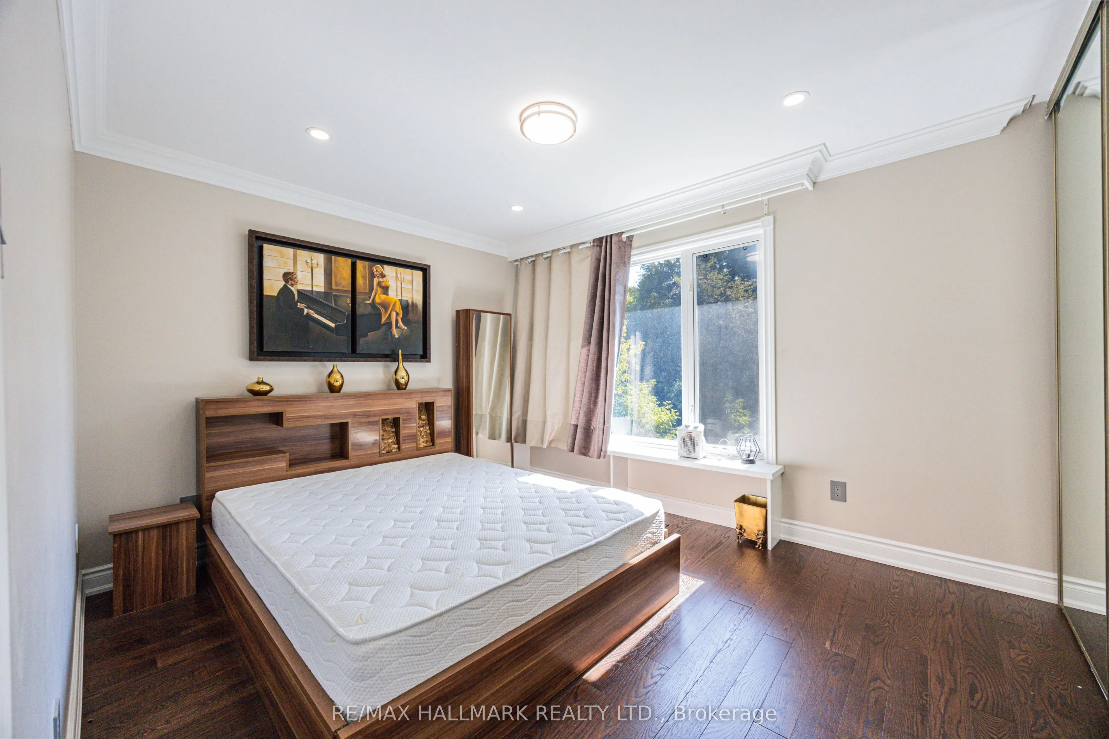 95 Caines Avenue
