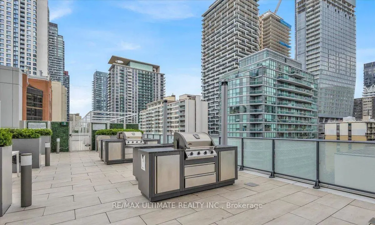 161 Roehampton Avenue, #3212
