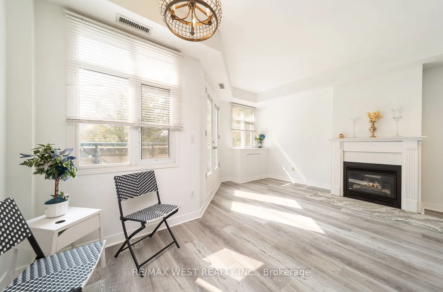 500 Richmond Street W, #309
