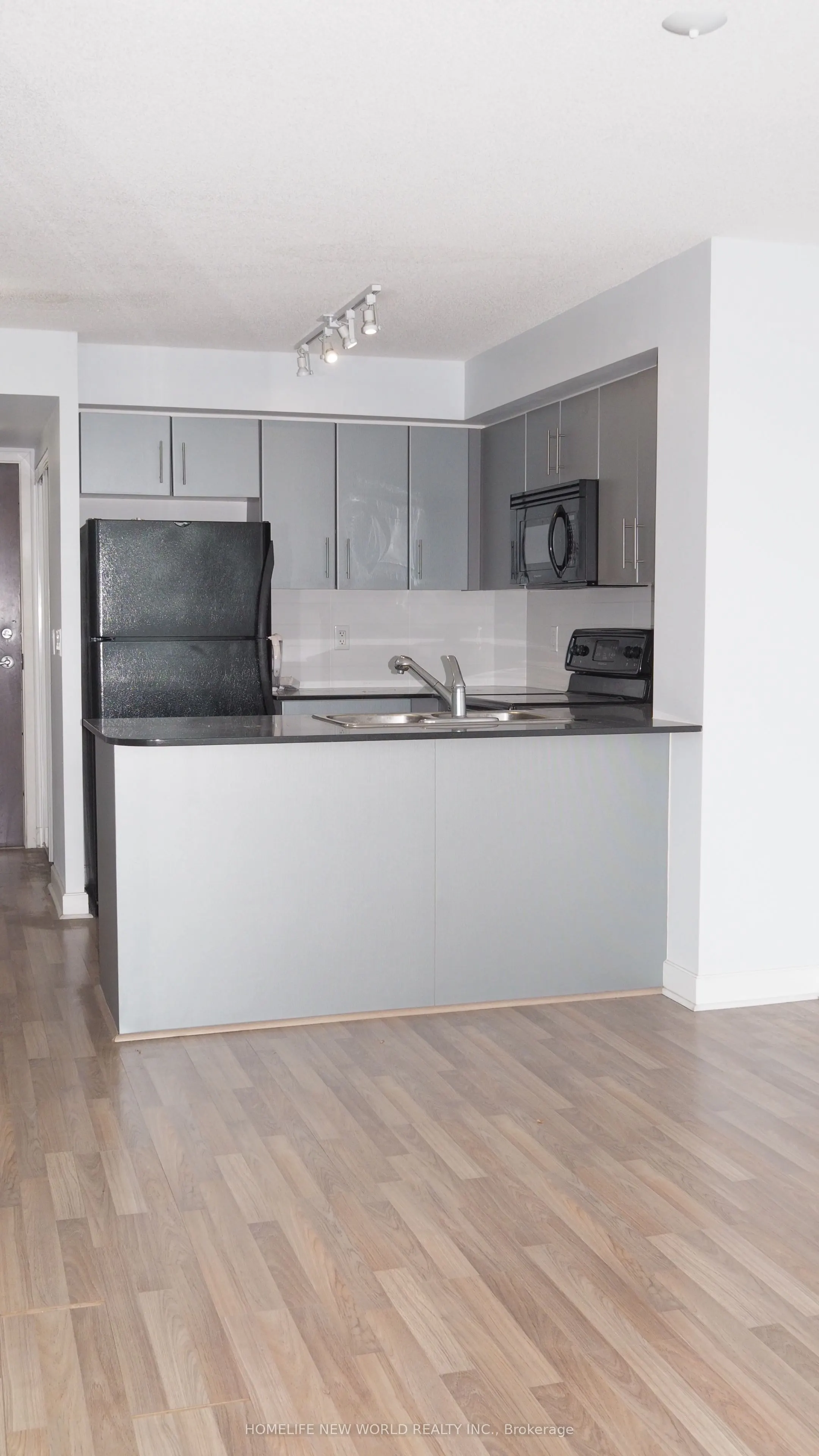 12 Yonge Street W, #703
