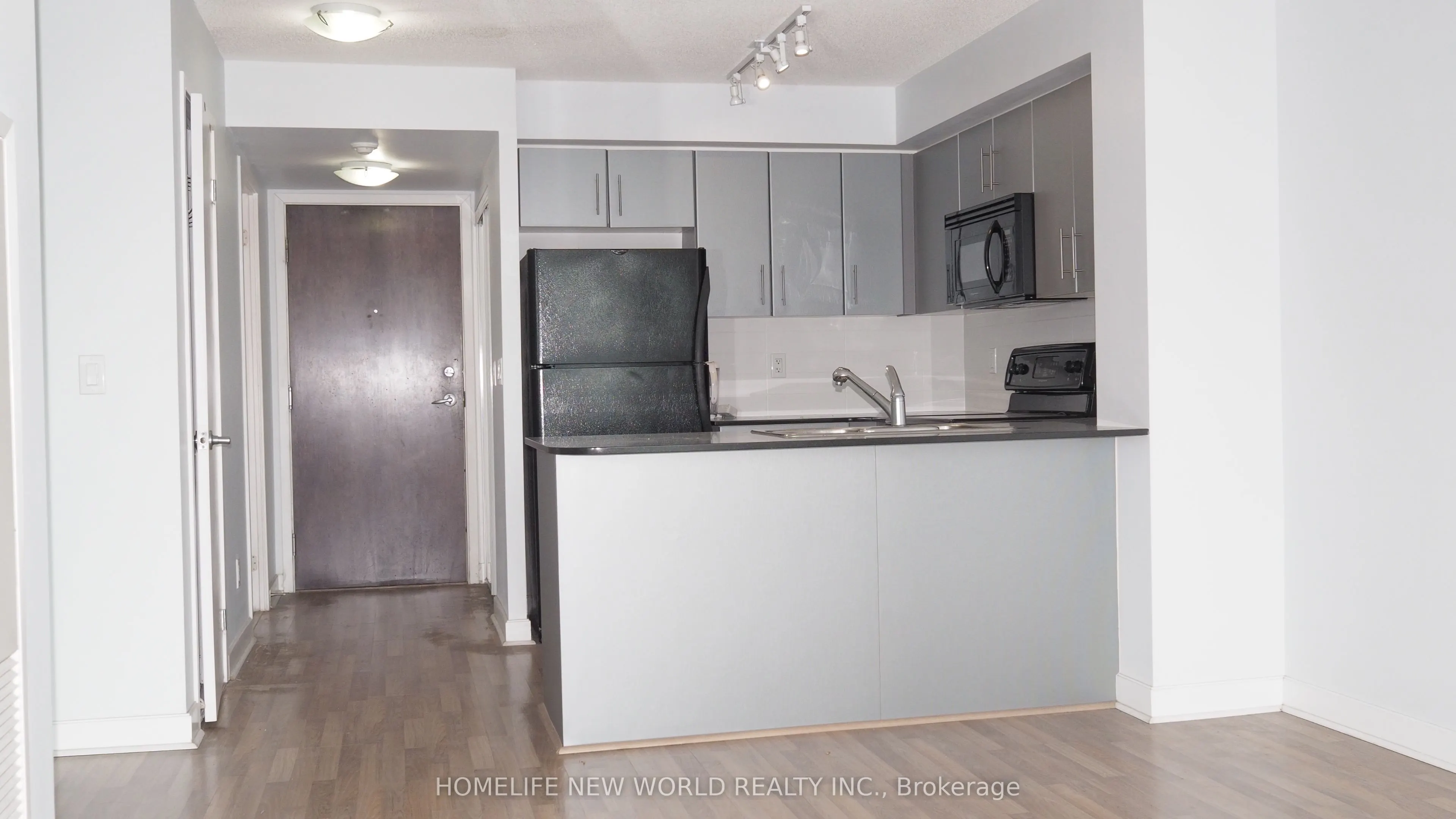 12 Yonge Street W, #703