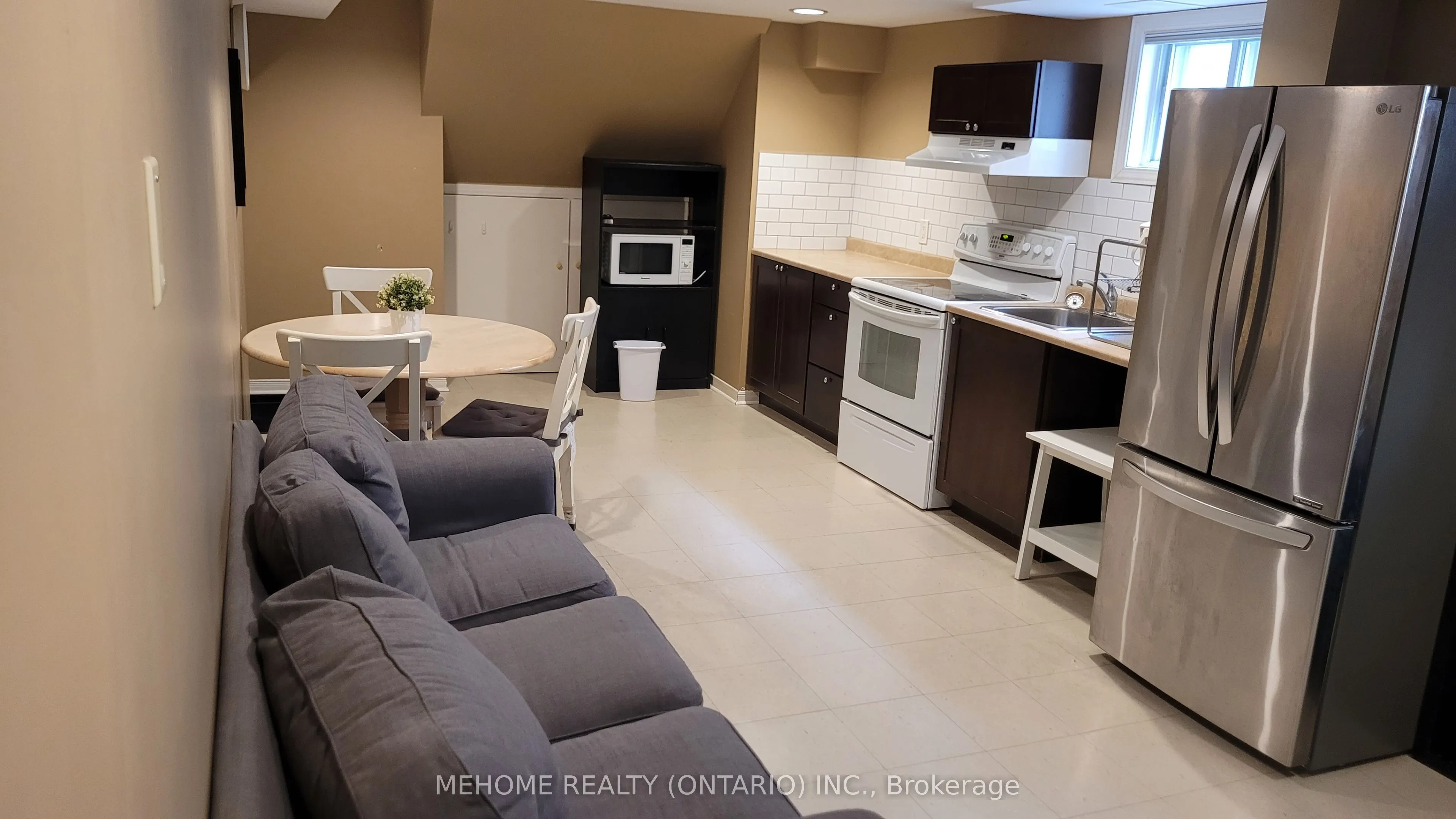 121 Angus Drive, #Lower unit