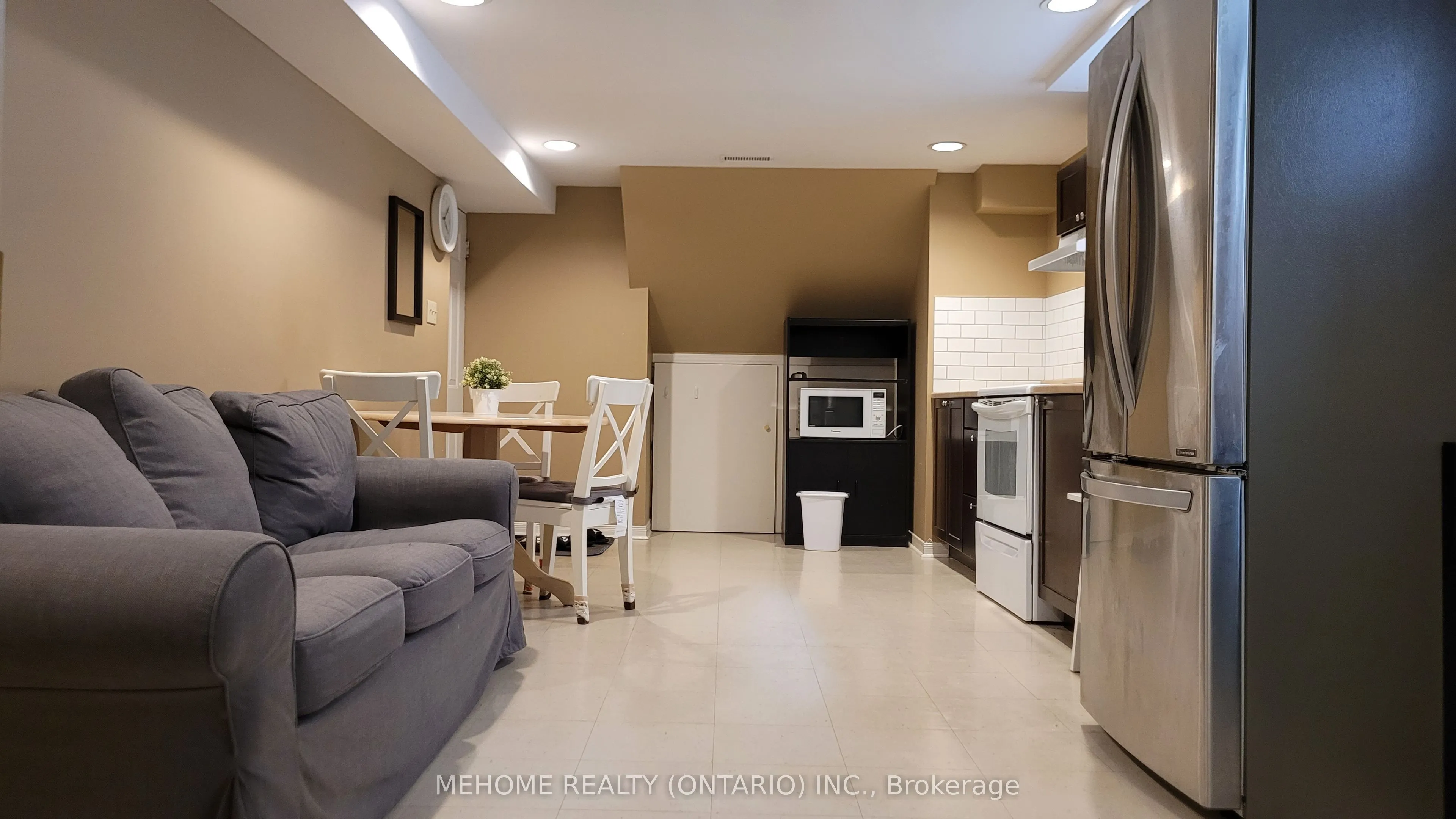 121 Angus Drive, #Lower unit