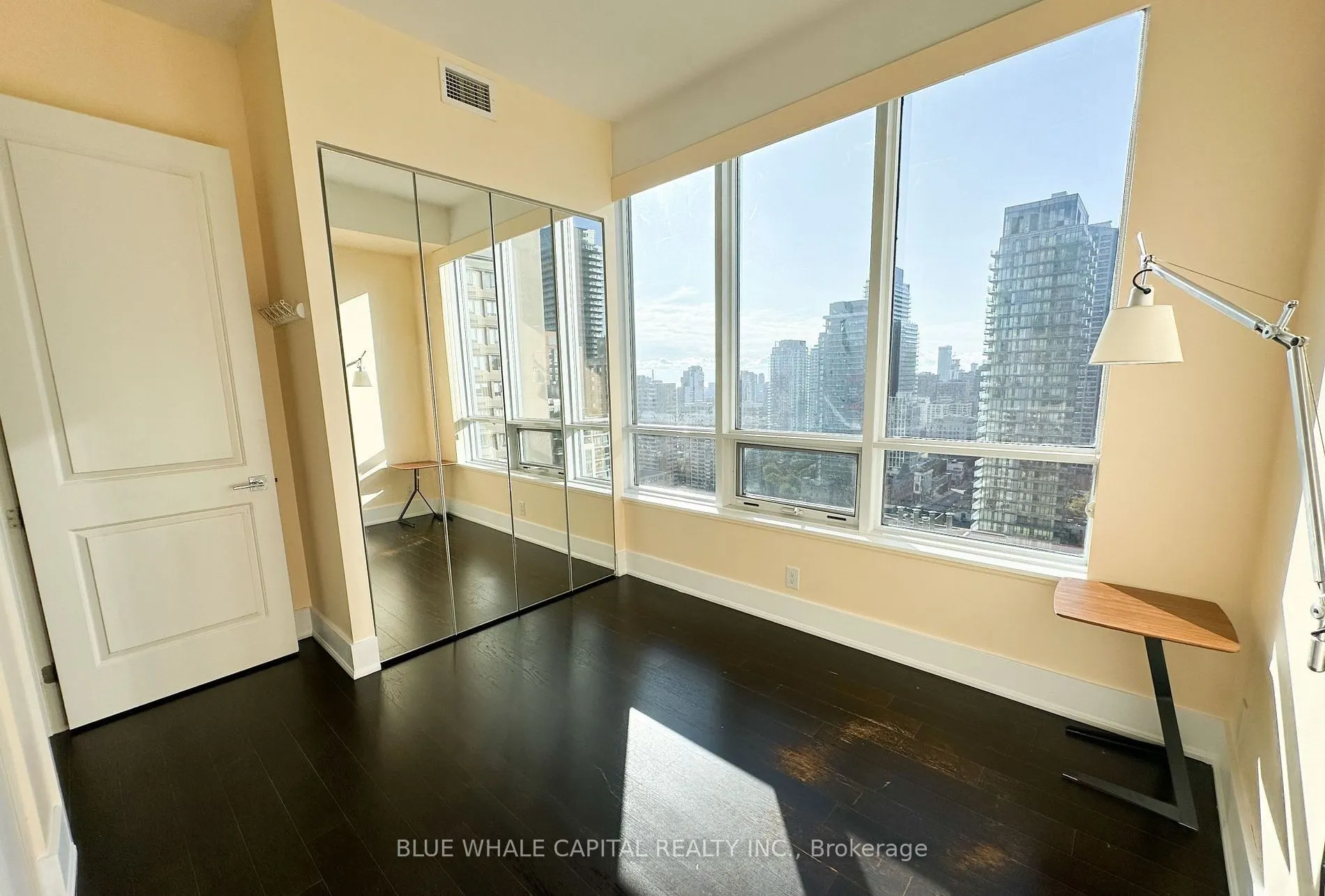 21 Balmuto Street, #2302