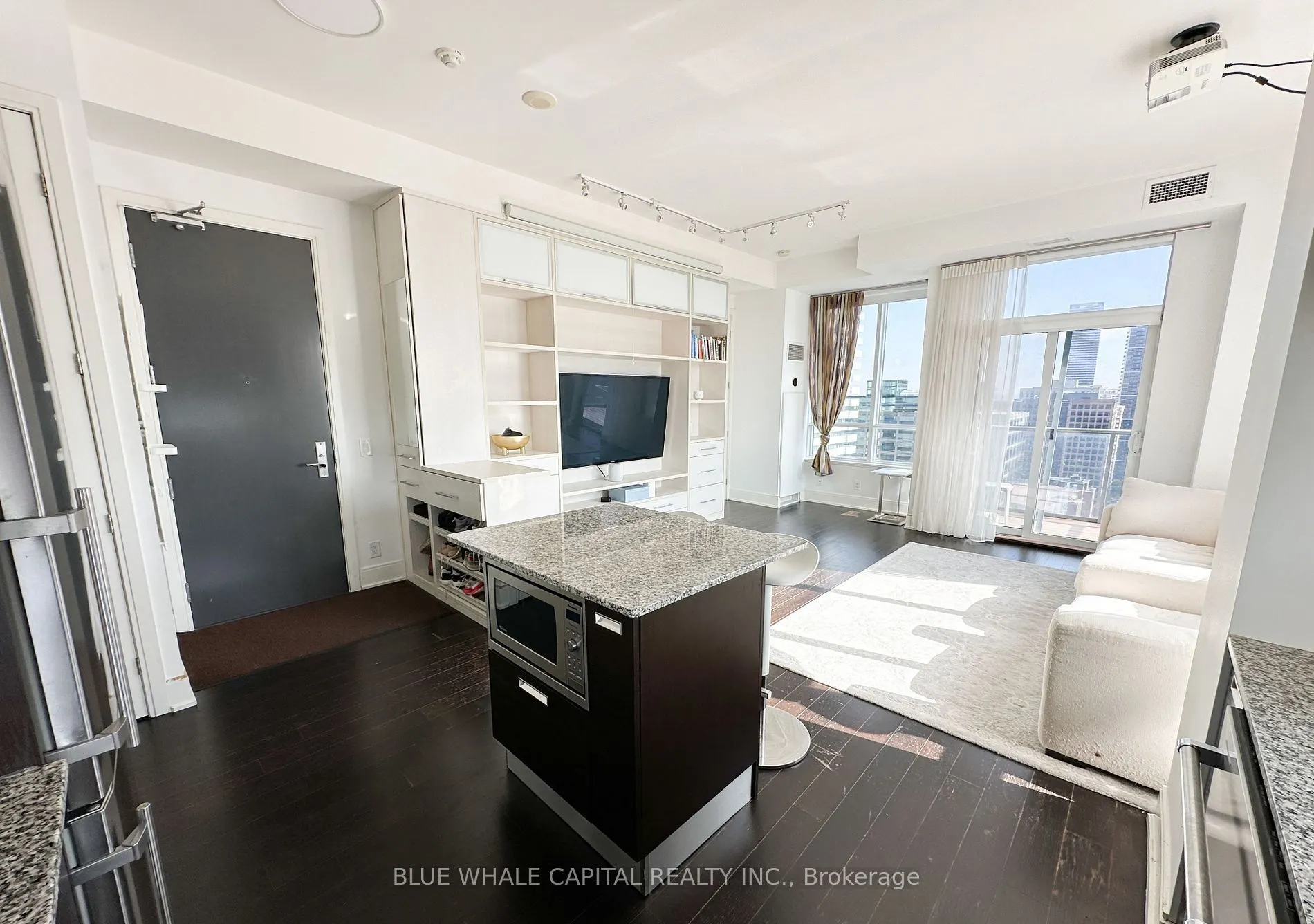 21 Balmuto Street, #2302