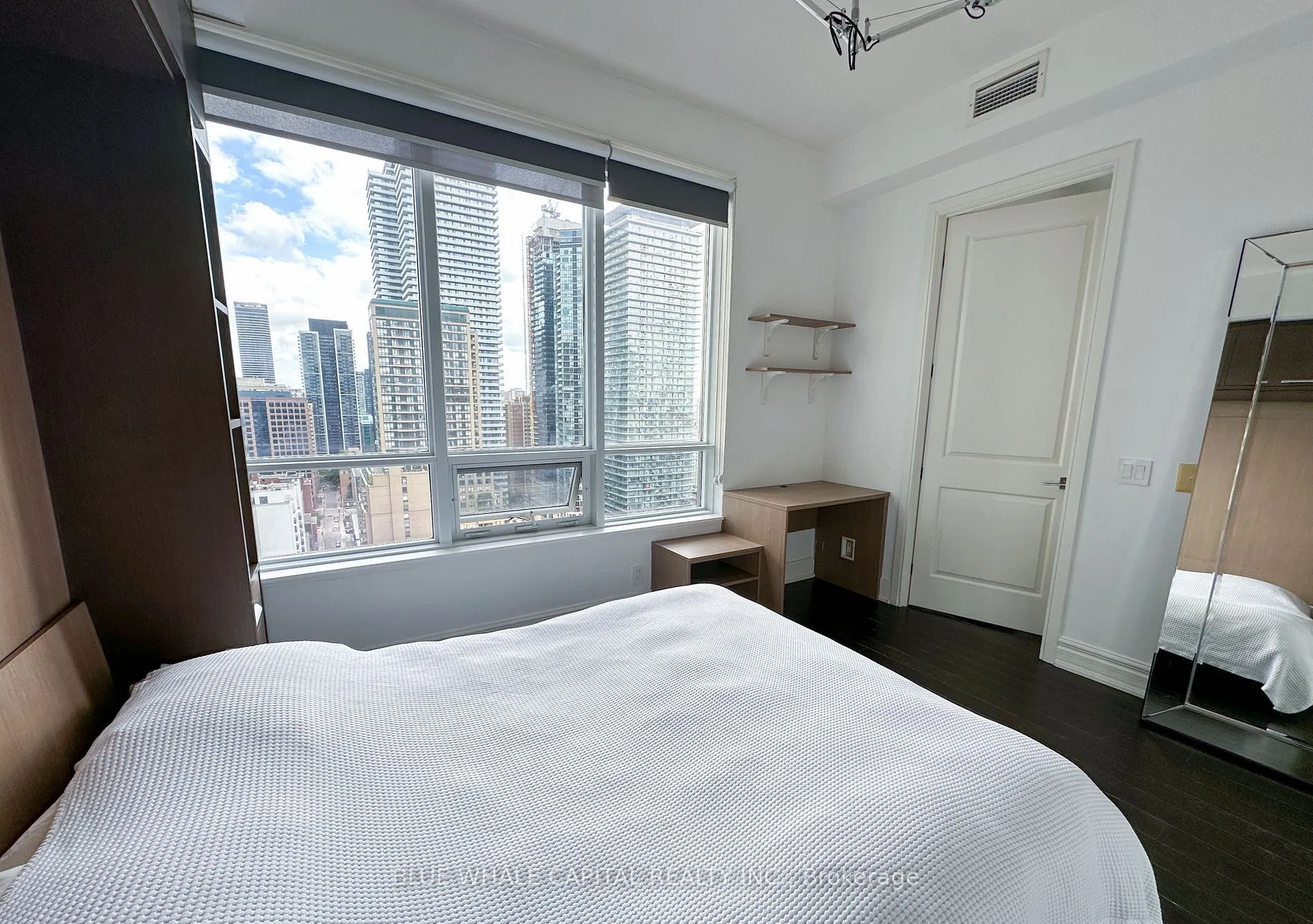 21 Balmuto Street, #2302