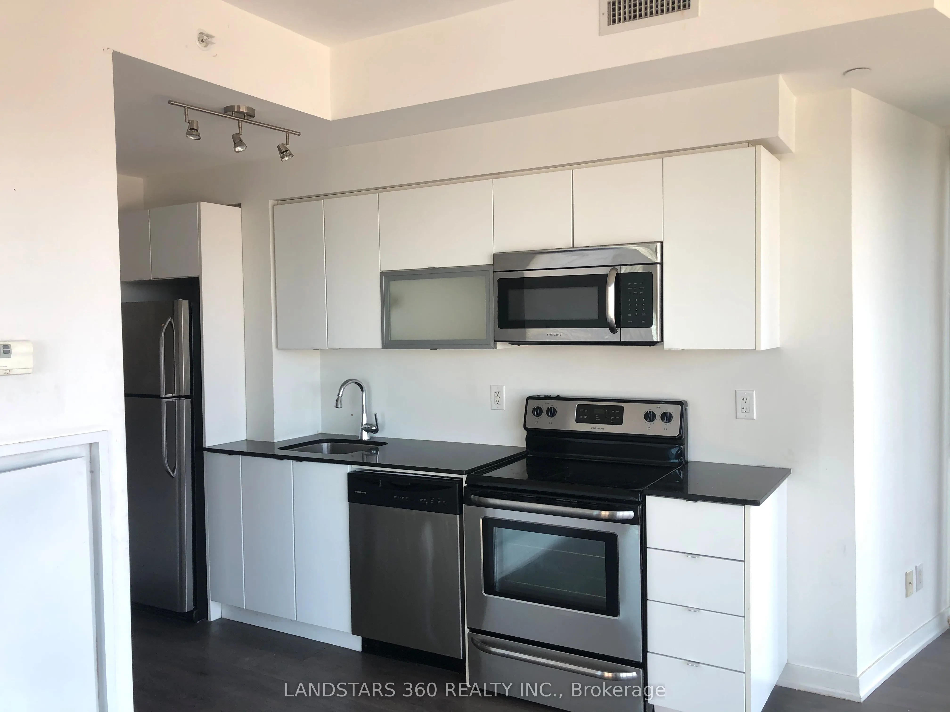 150 East Liberty Street, #1015