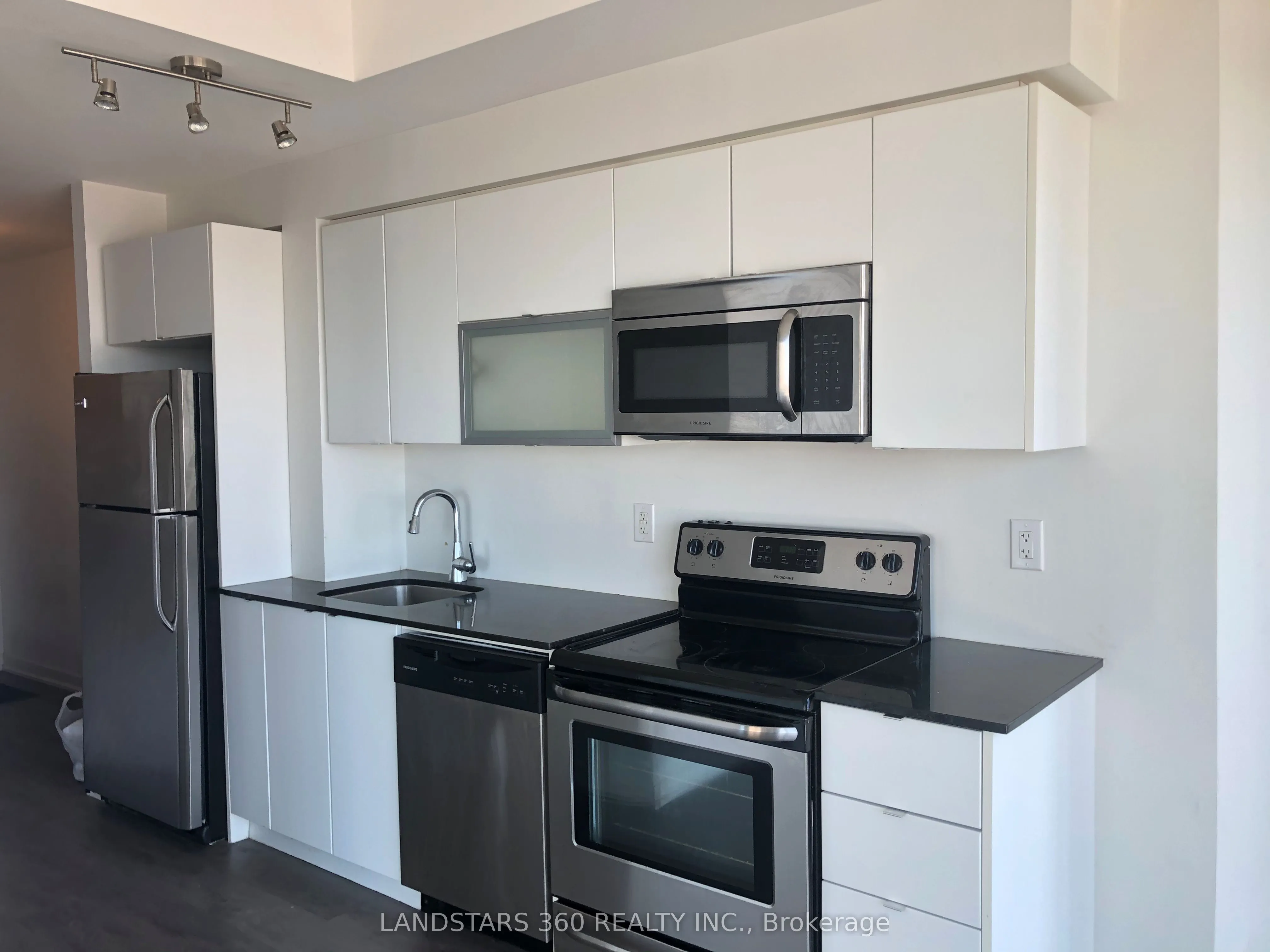 150 East Liberty Street, #1015