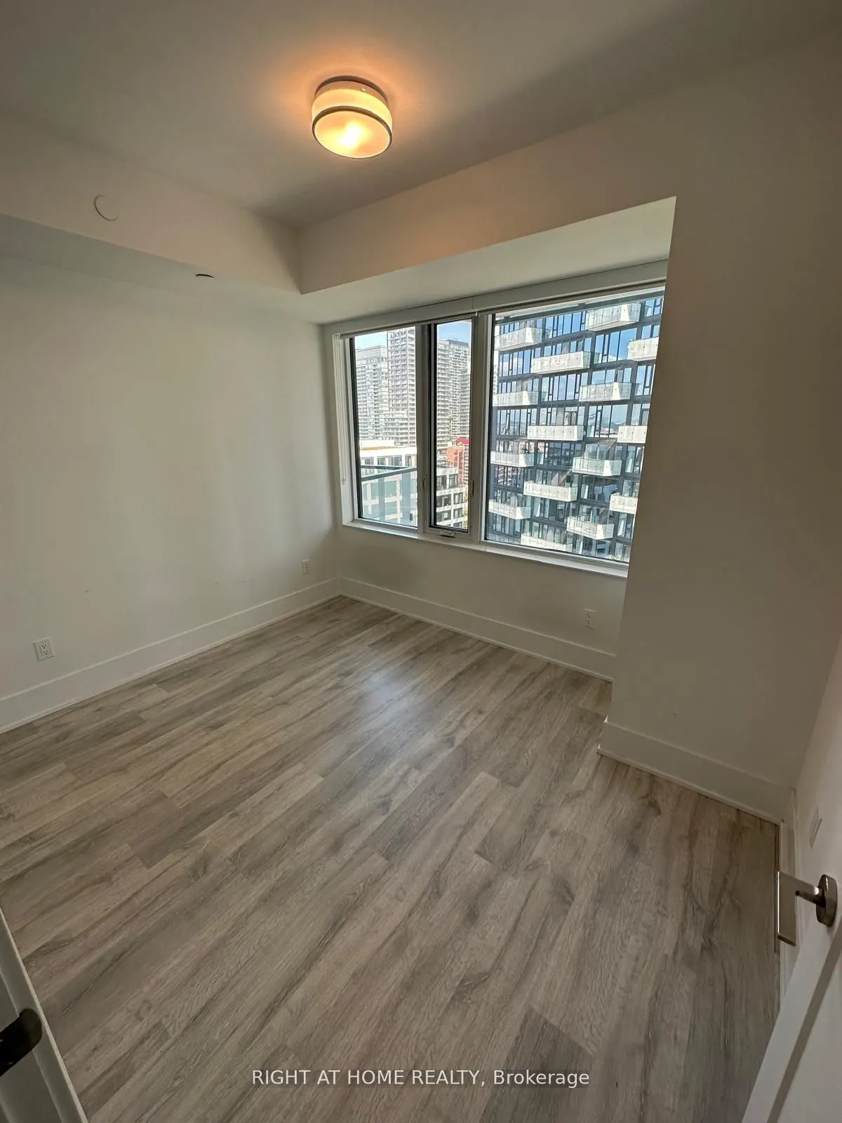 470 Front Street W, #1610