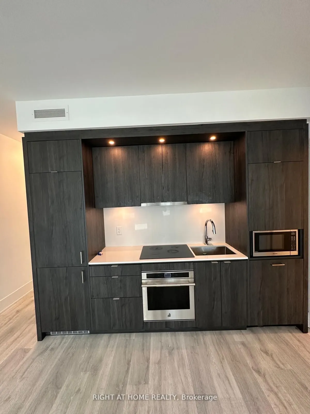 470 Front Street W, #1610