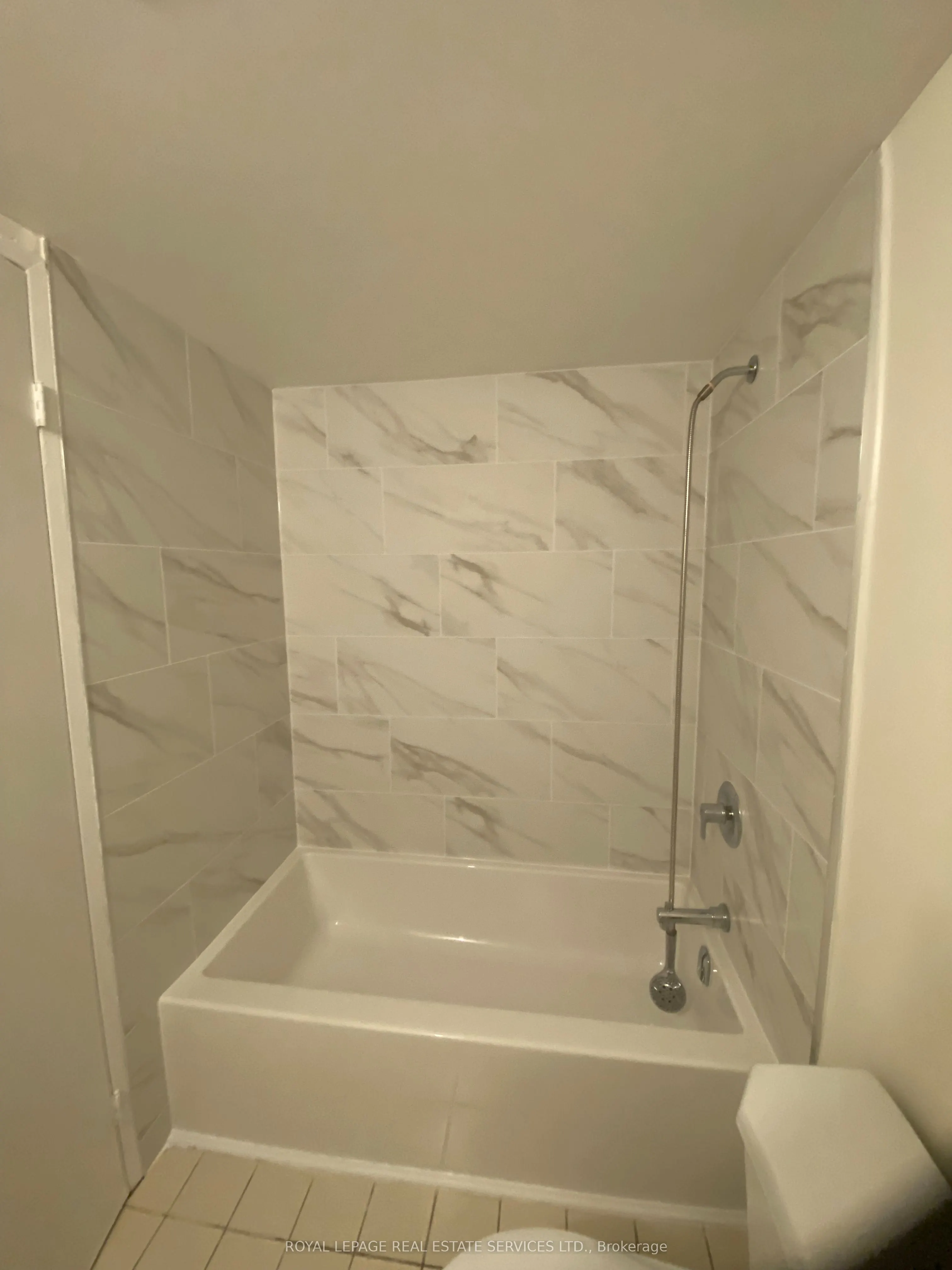 117 Gerrard Street E, #310
