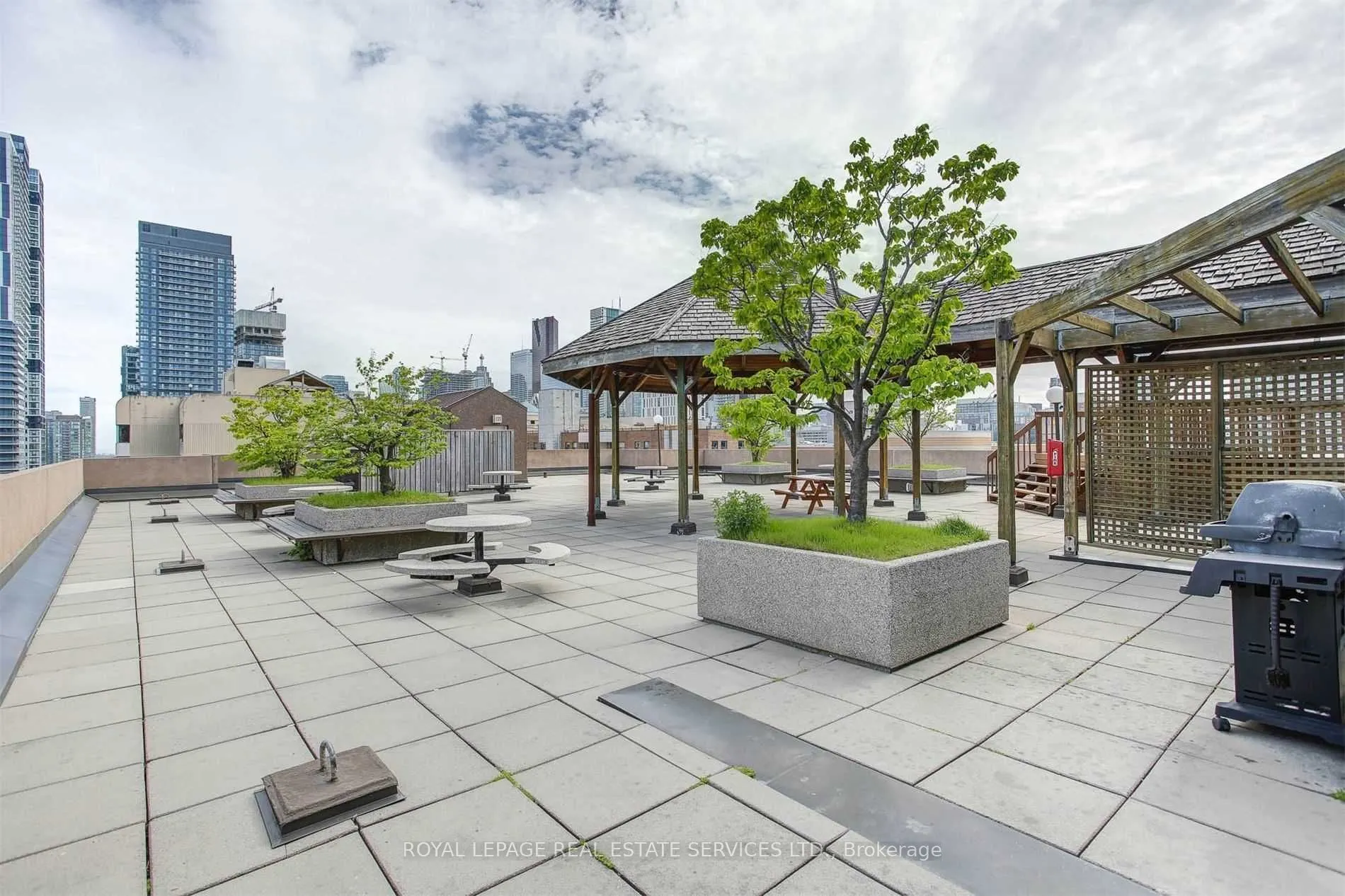 117 Gerrard Street E, #310