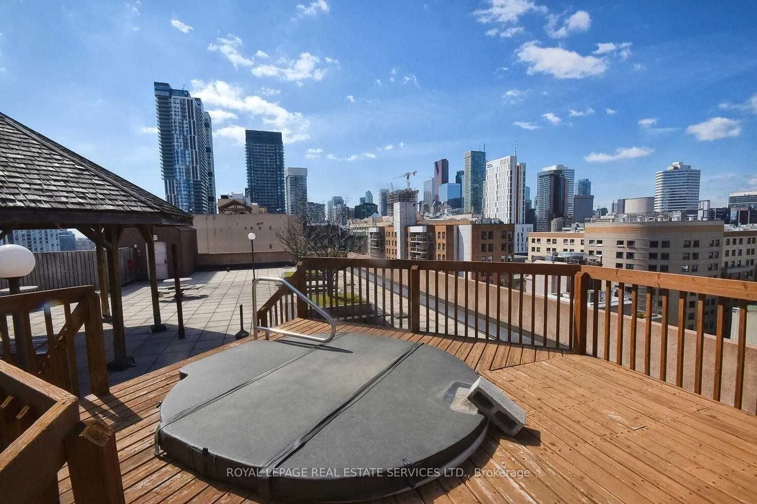 117 Gerrard Street E, #310