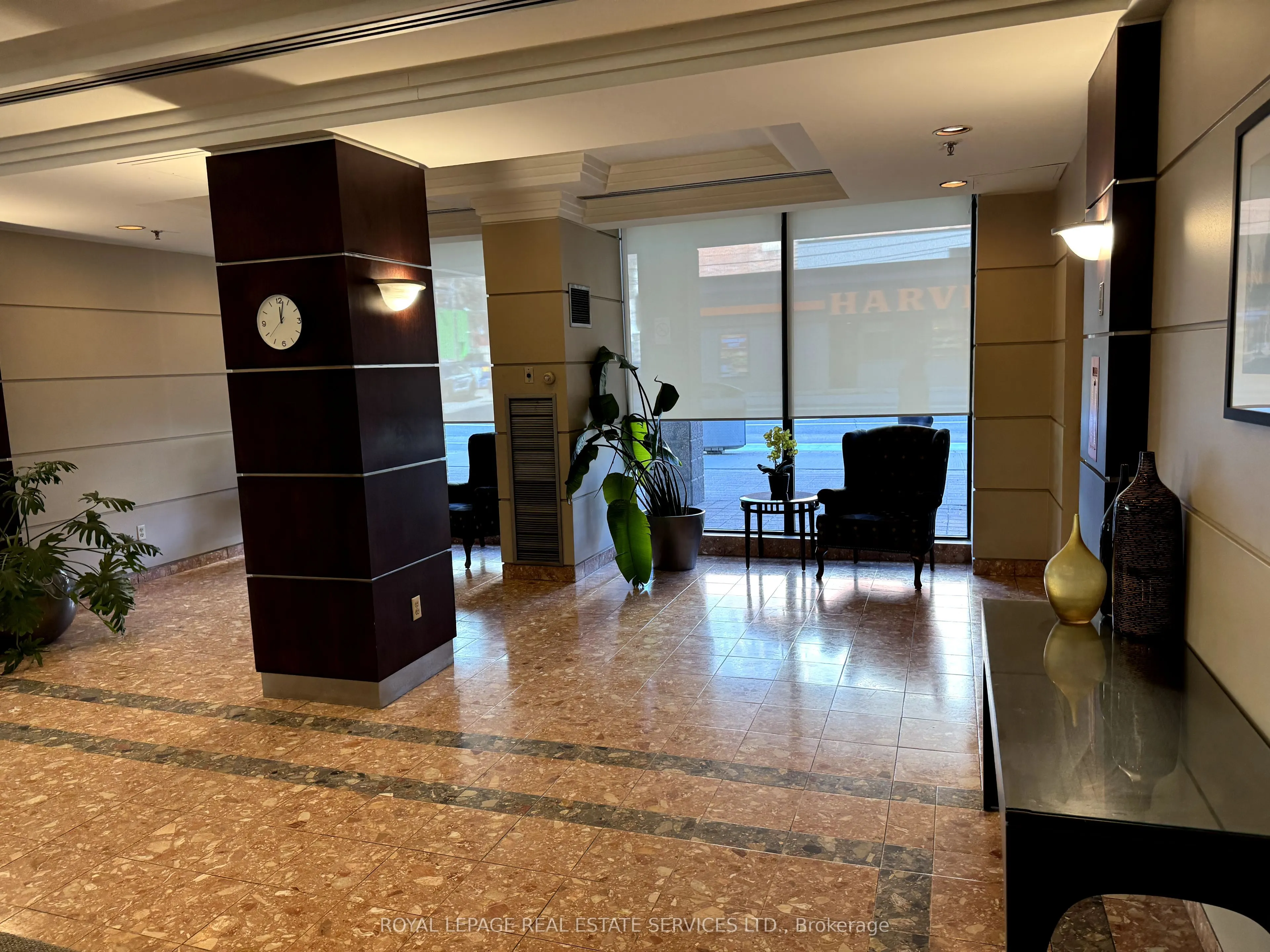 117 Gerrard Street E, #310