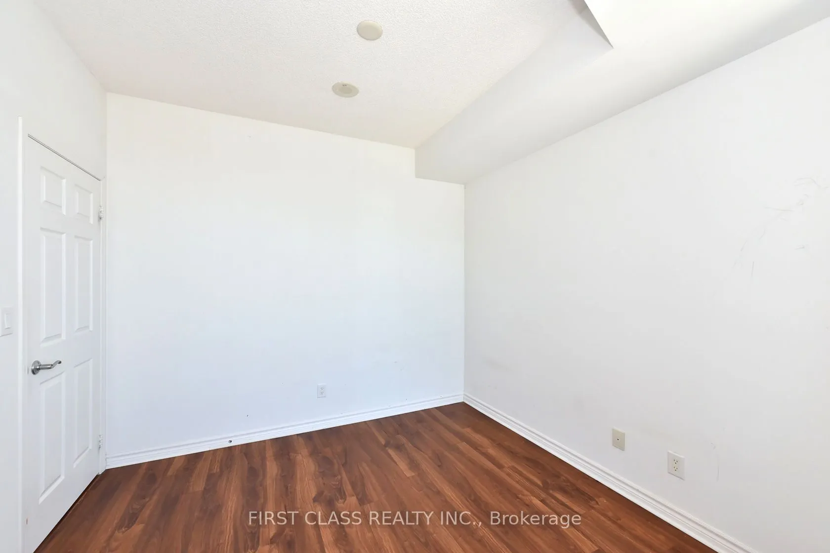 18 Holmes Avenue, #1806