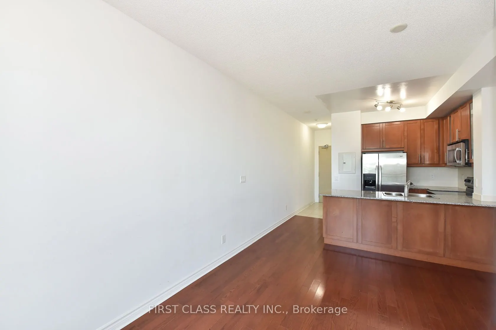 18 Holmes Avenue, #1806
