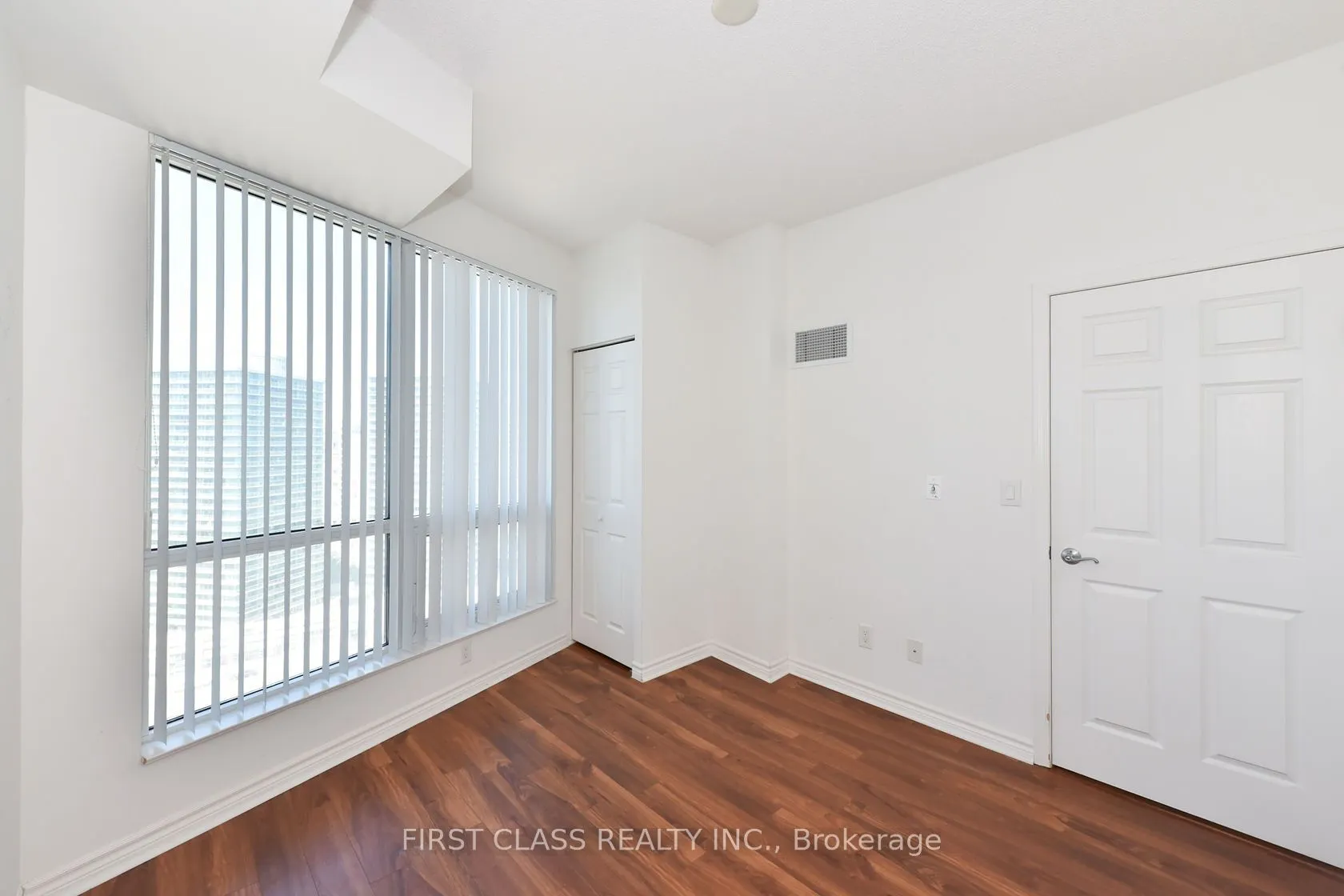 18 Holmes Avenue, #1806