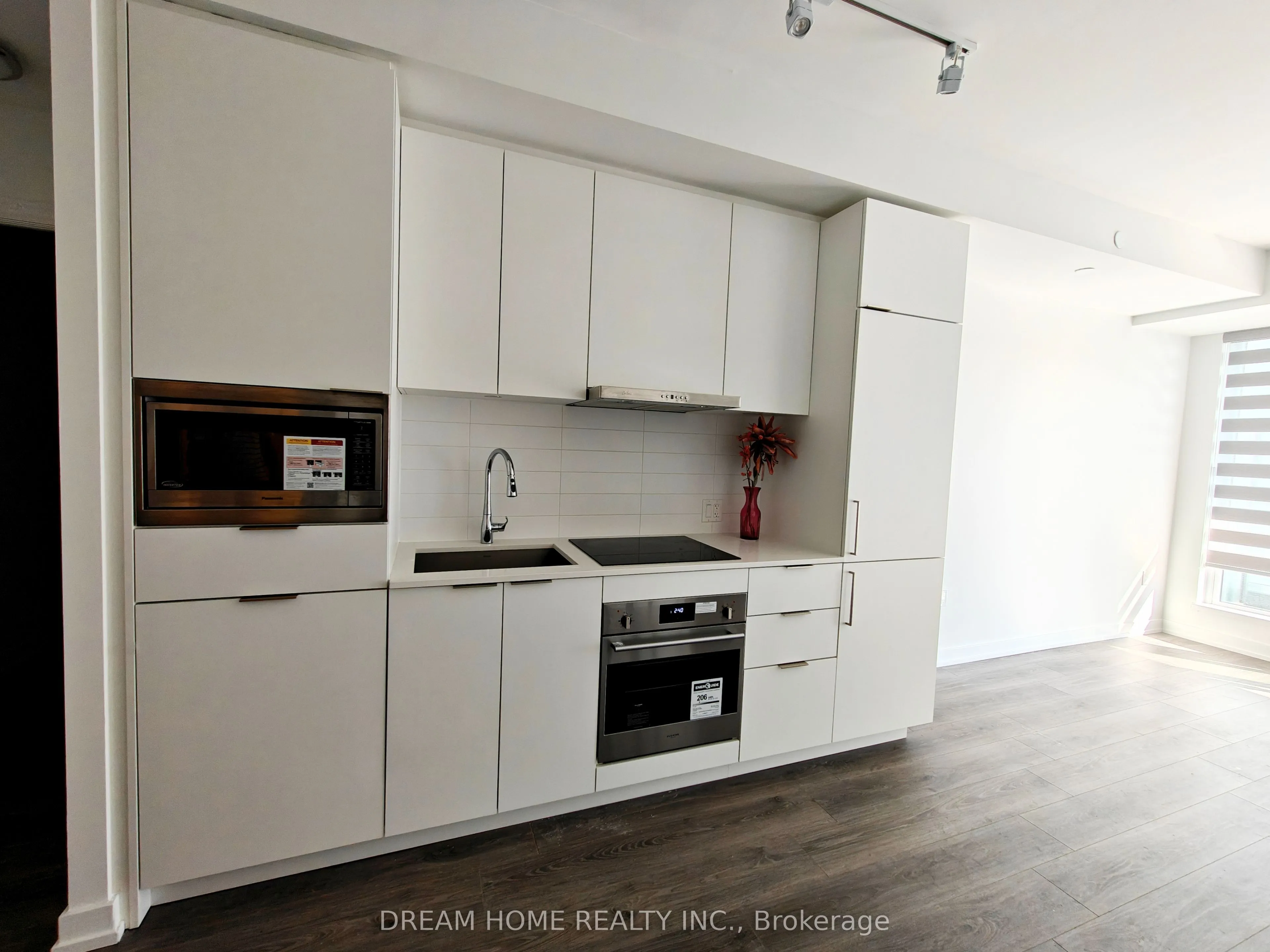 7 Golden Lion Heights, #1806