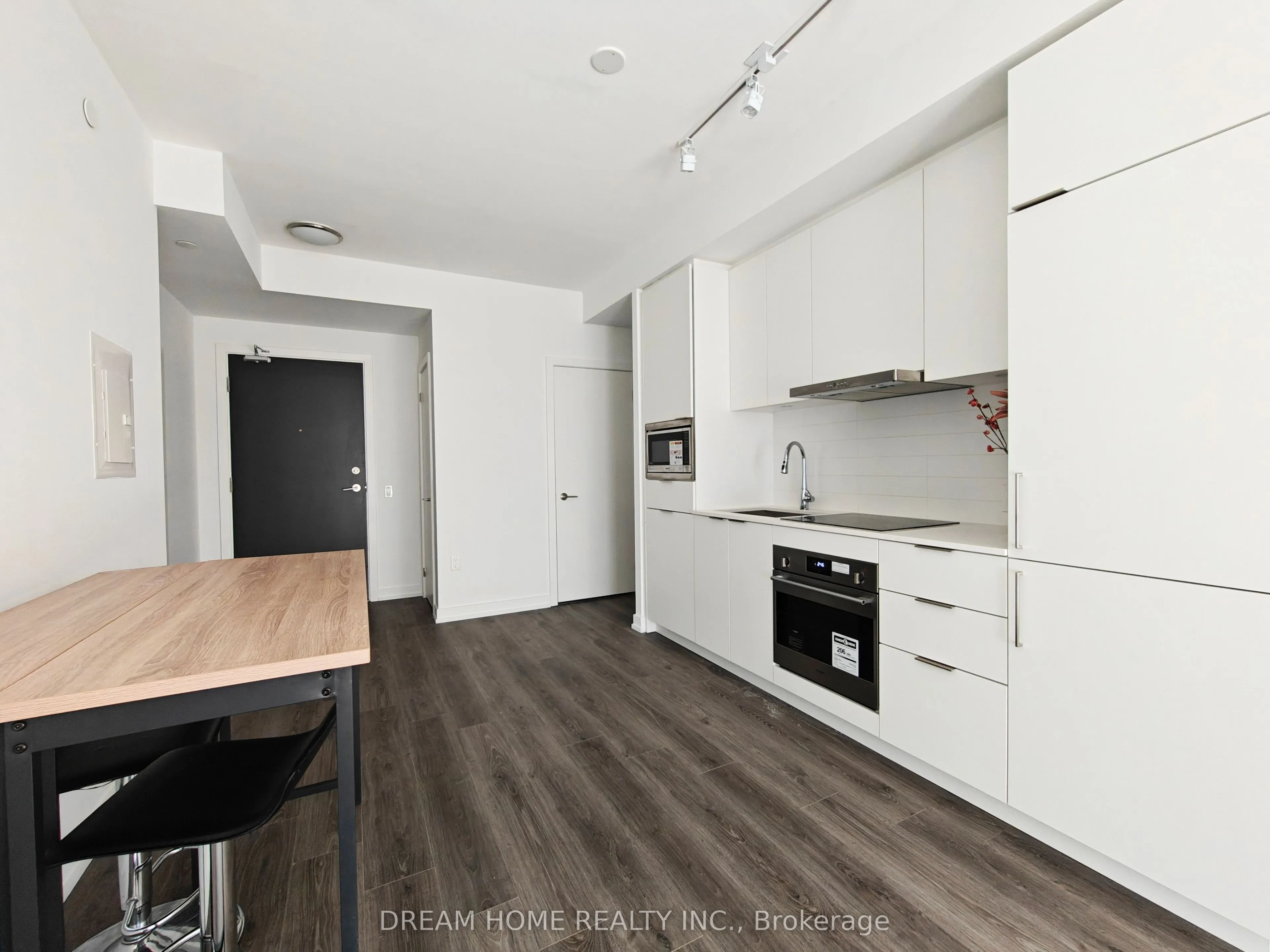 7 Golden Lion Heights, #1806