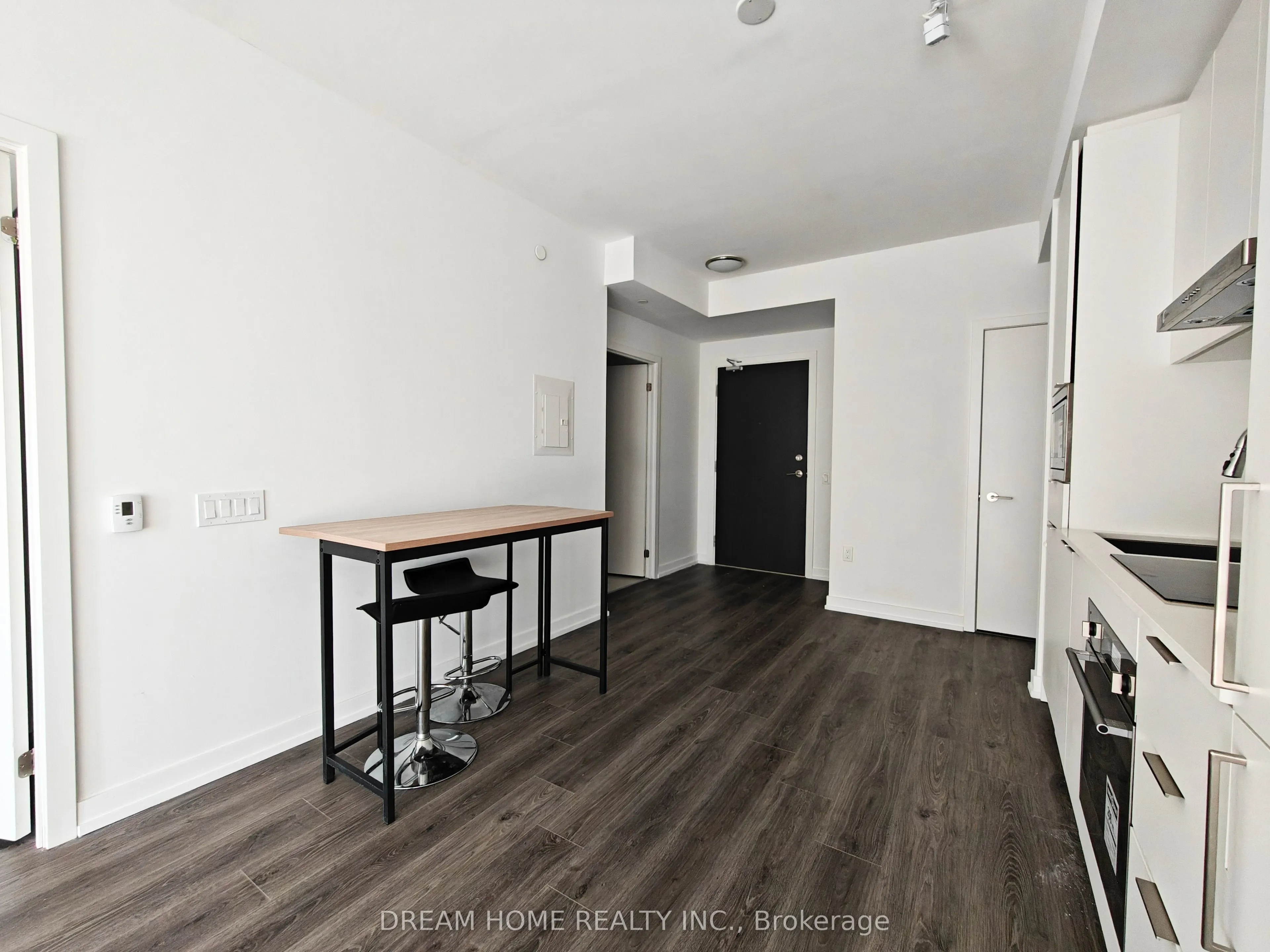 7 Golden Lion Heights, #1806