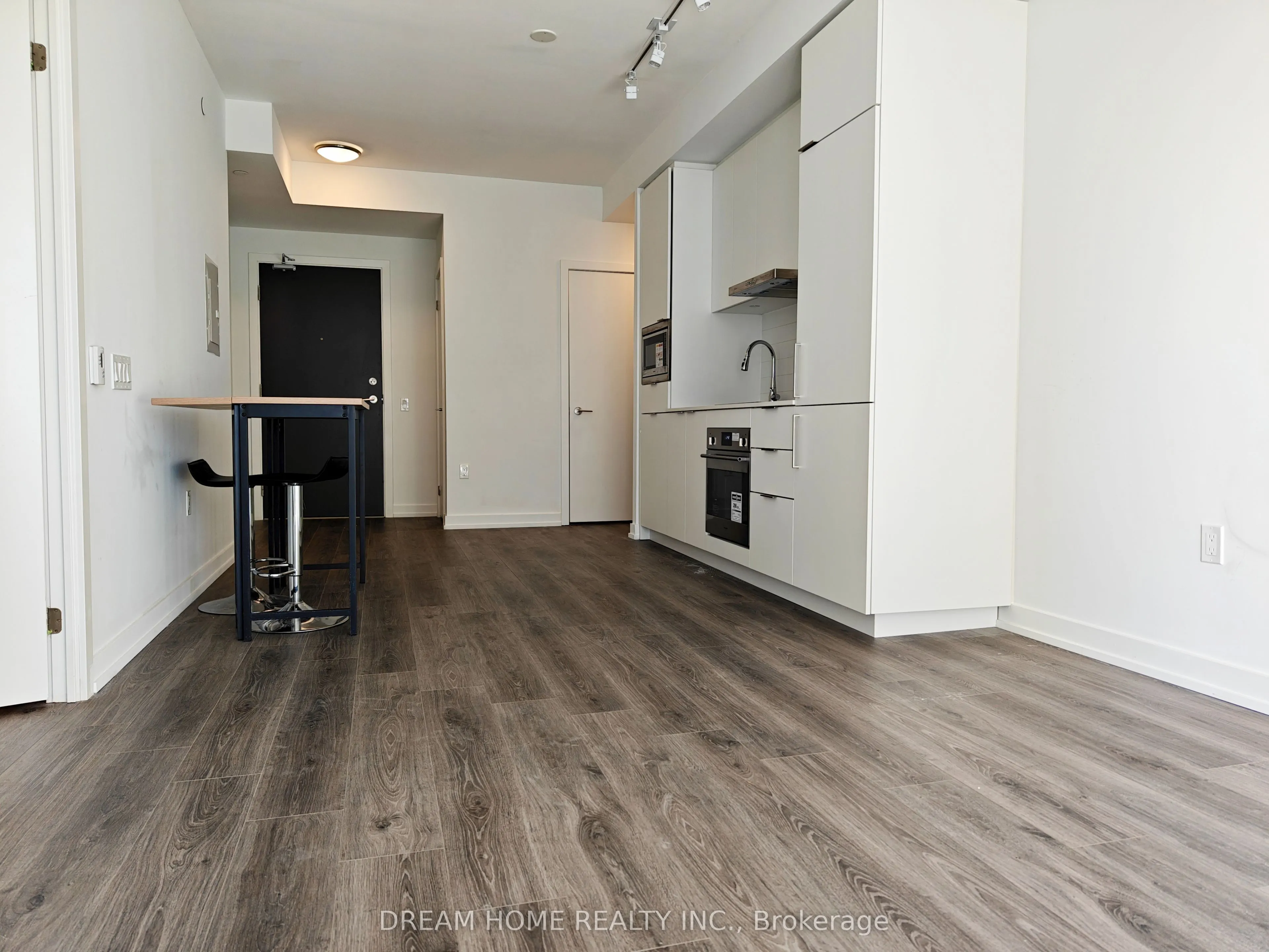 7 Golden Lion Heights, #1806
