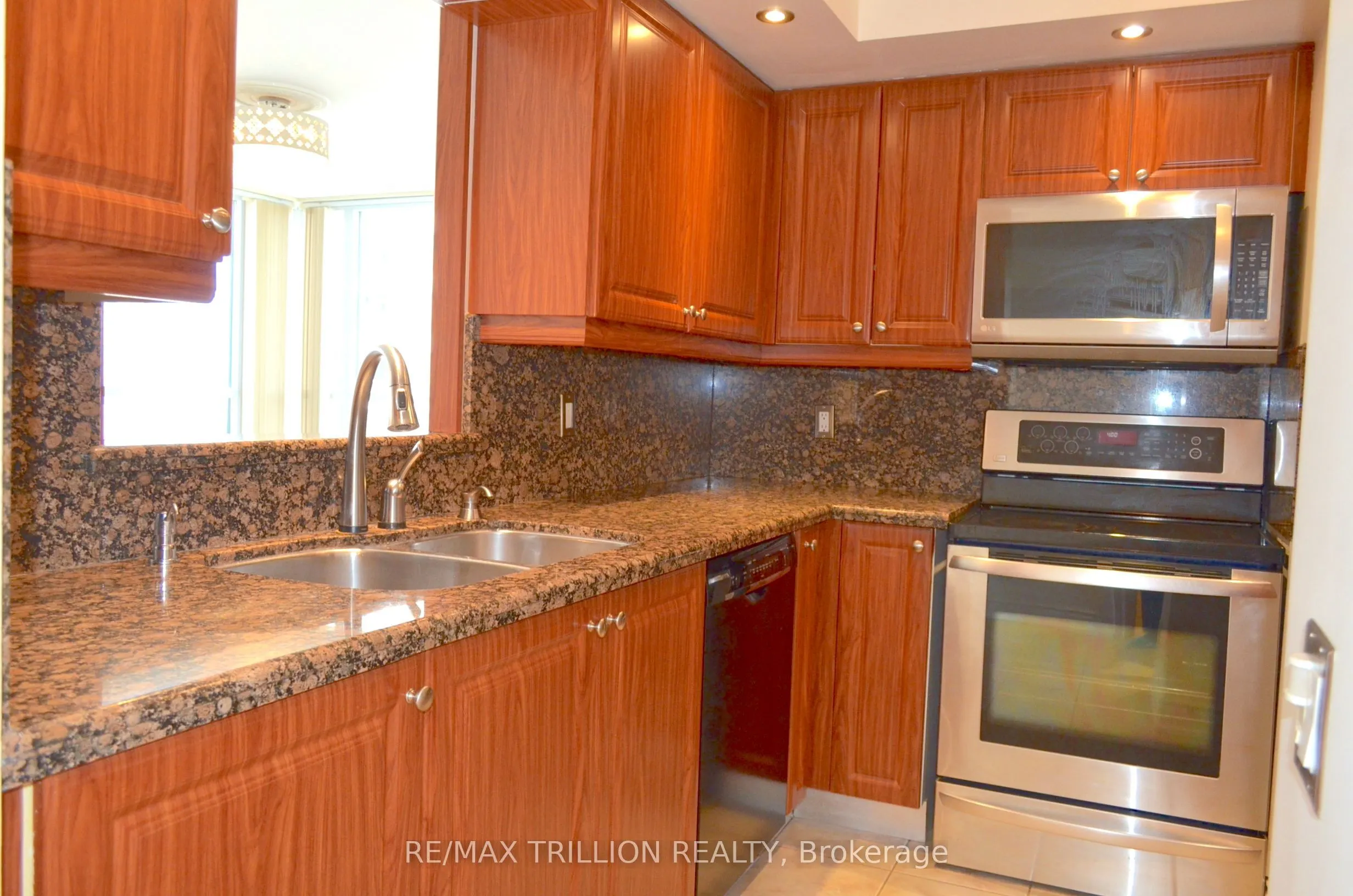 5 Northtown Way, #1611