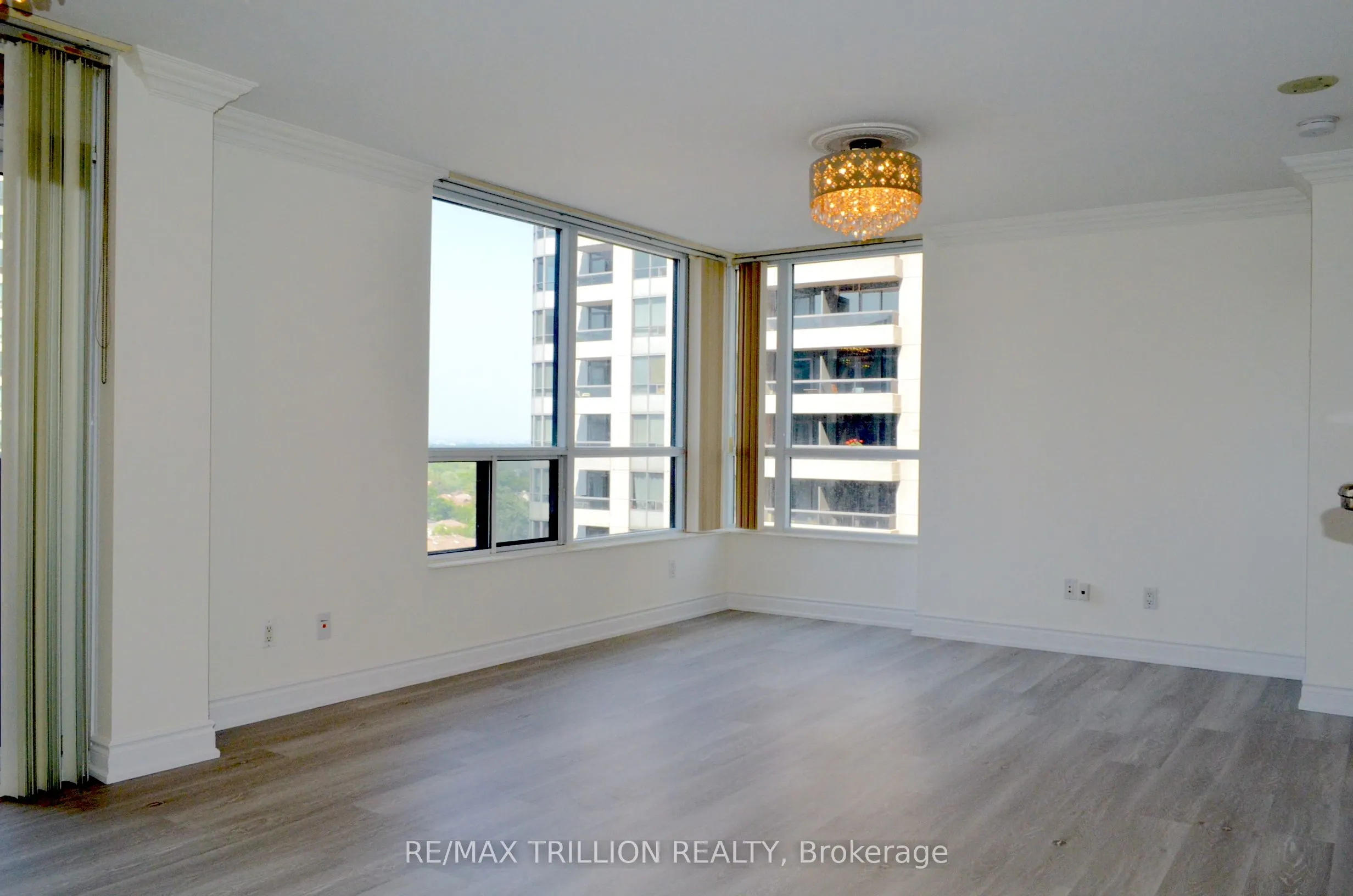 5 Northtown Way, #1611