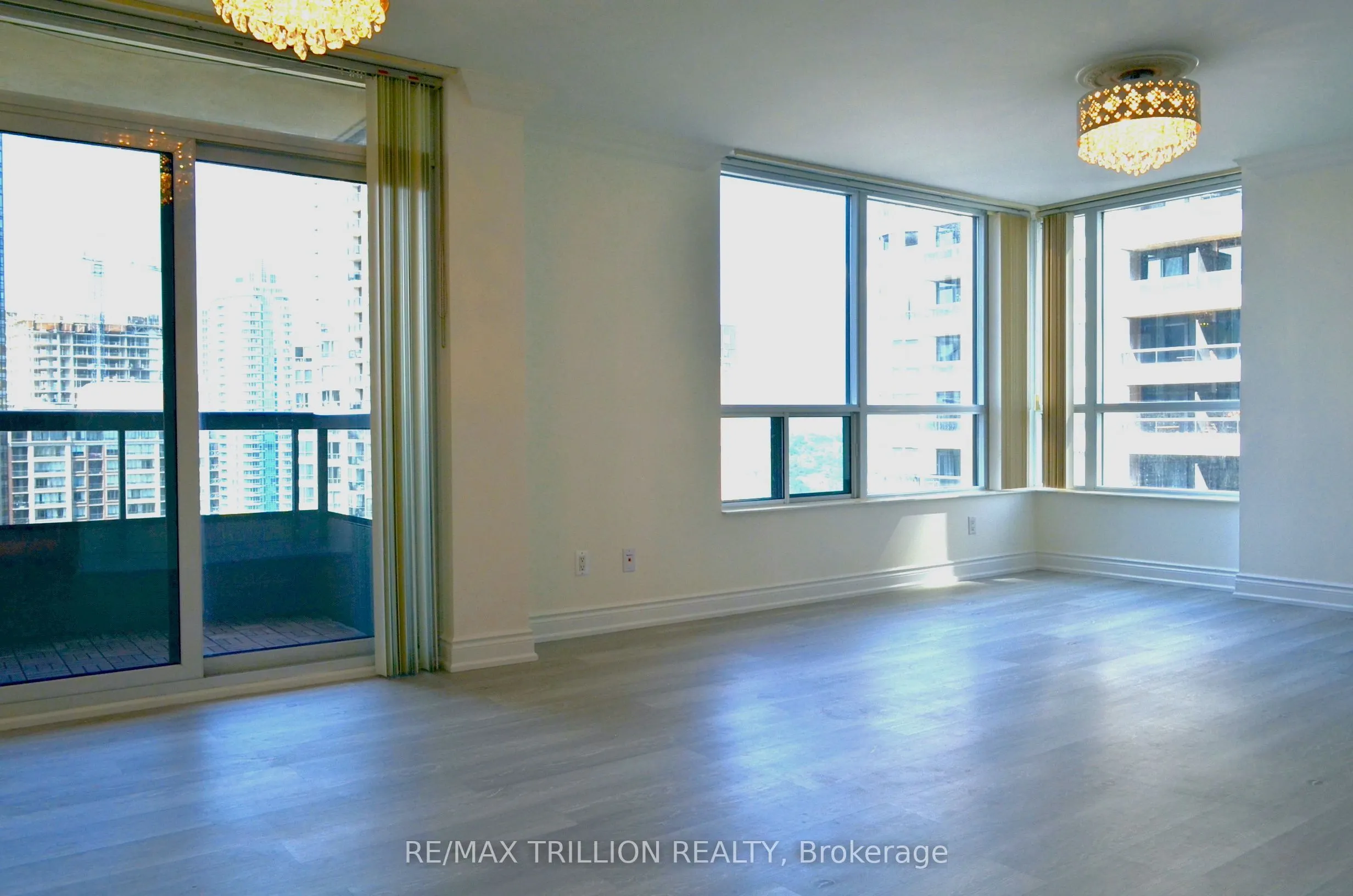 5 Northtown Way, #1611