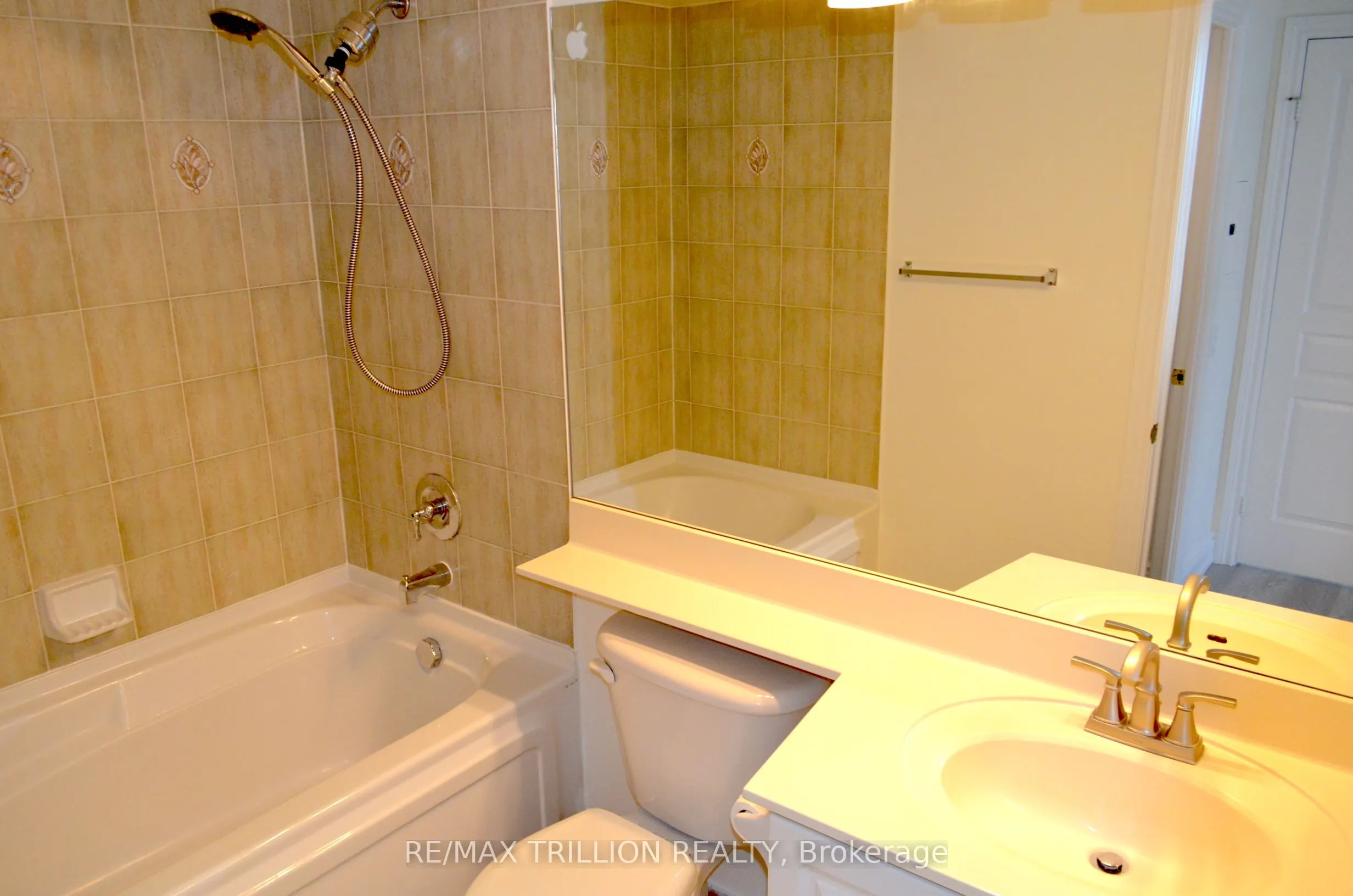 5 Northtown Way, #1611