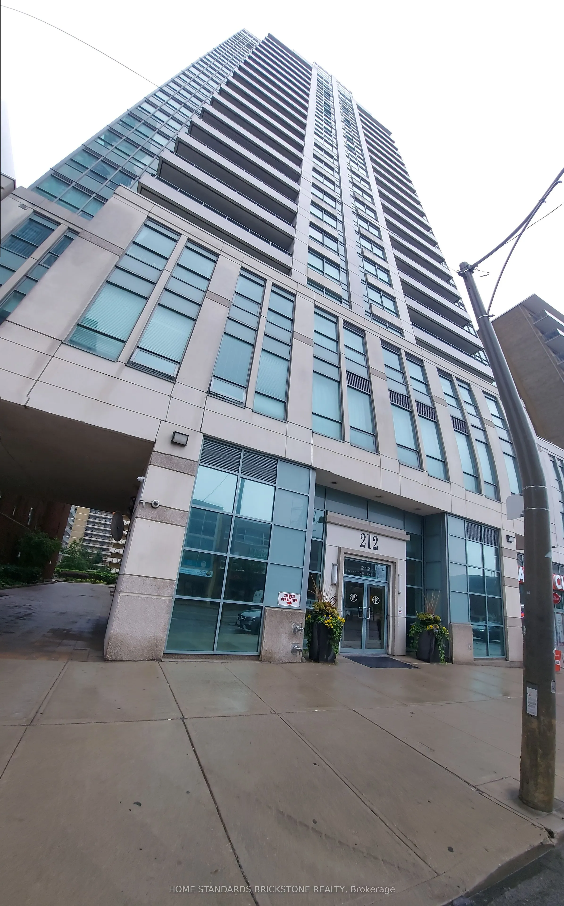 212 Eglinton Avenue E, #906